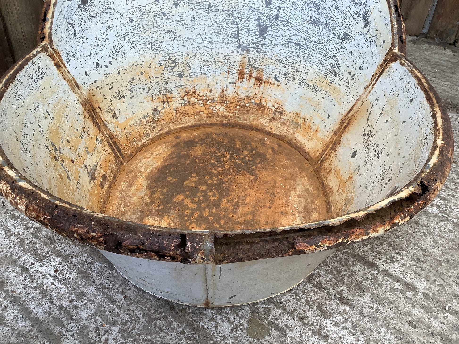Rust damage to the rim