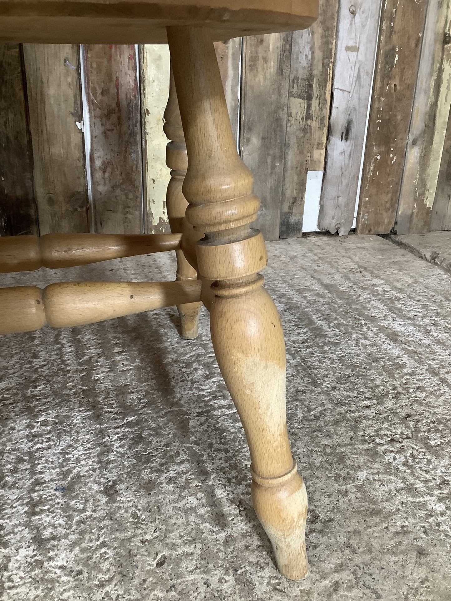 Turned legs