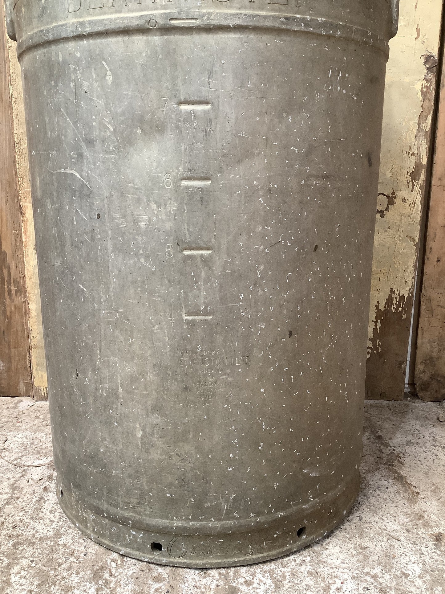 Vintage Tarnished 10 Gallon Aluminium Metal Milk Churn Flower Planter 2'1"H