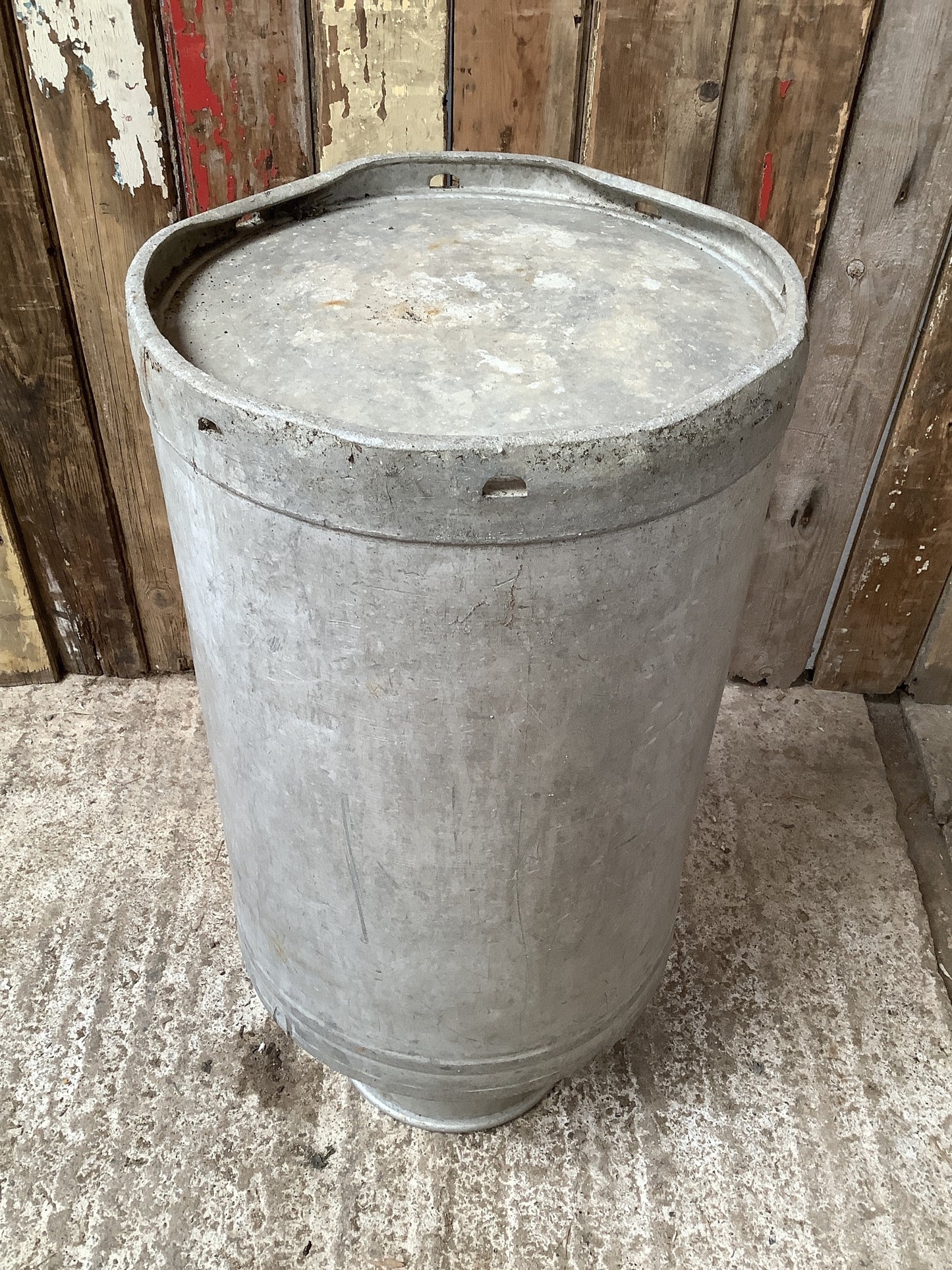 Old Milk Marketing Board Tarnished 10 Gallon Aluminium Milk Flower Churn 2’4"H