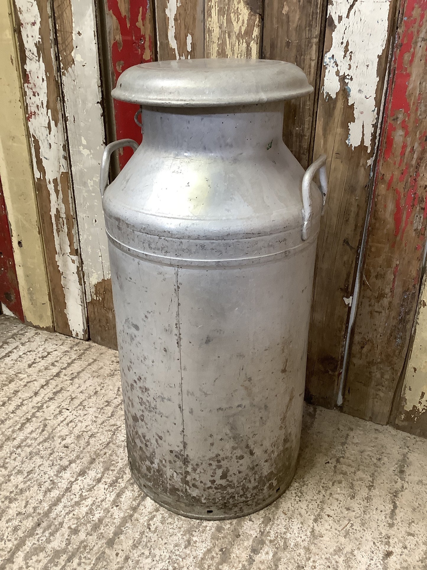 10 Gallon Milk Marketing Board 1960s Tarnished Aluminium Milk Churn Metal