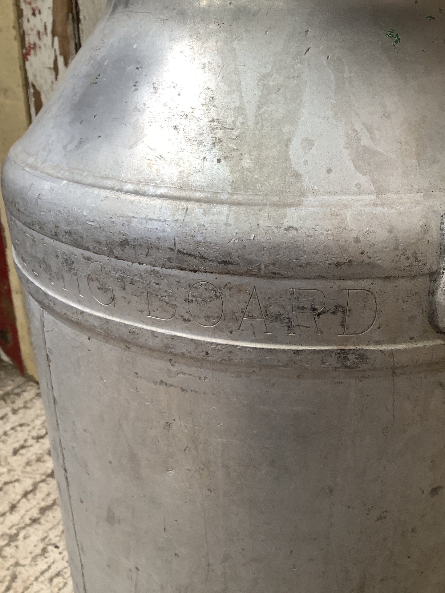10 Gallon Milk Marketing Board 1960s Tarnished Aluminium Milk Churn Metal