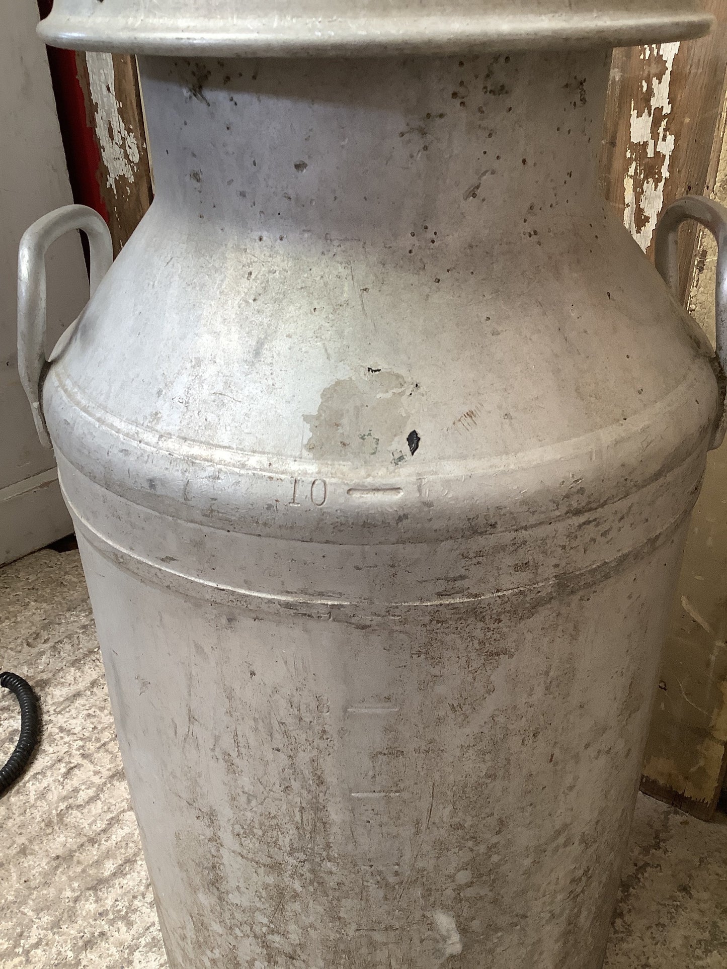 10 Gallon Milk Marketing Board 1960s Tarnished Aluminium Milk Churn Metal