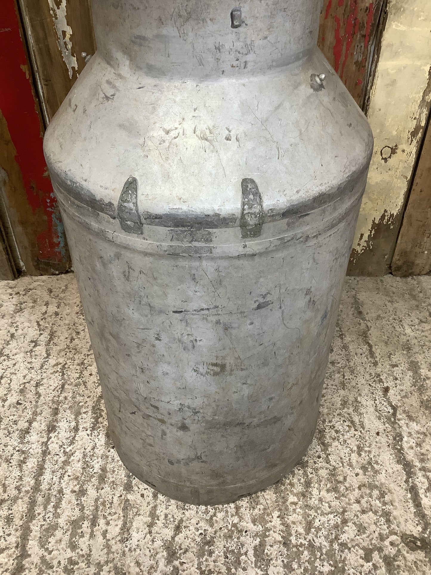 Manchester 10 Gallon 1960s Tarnished Aluminium Milk Churn Metal