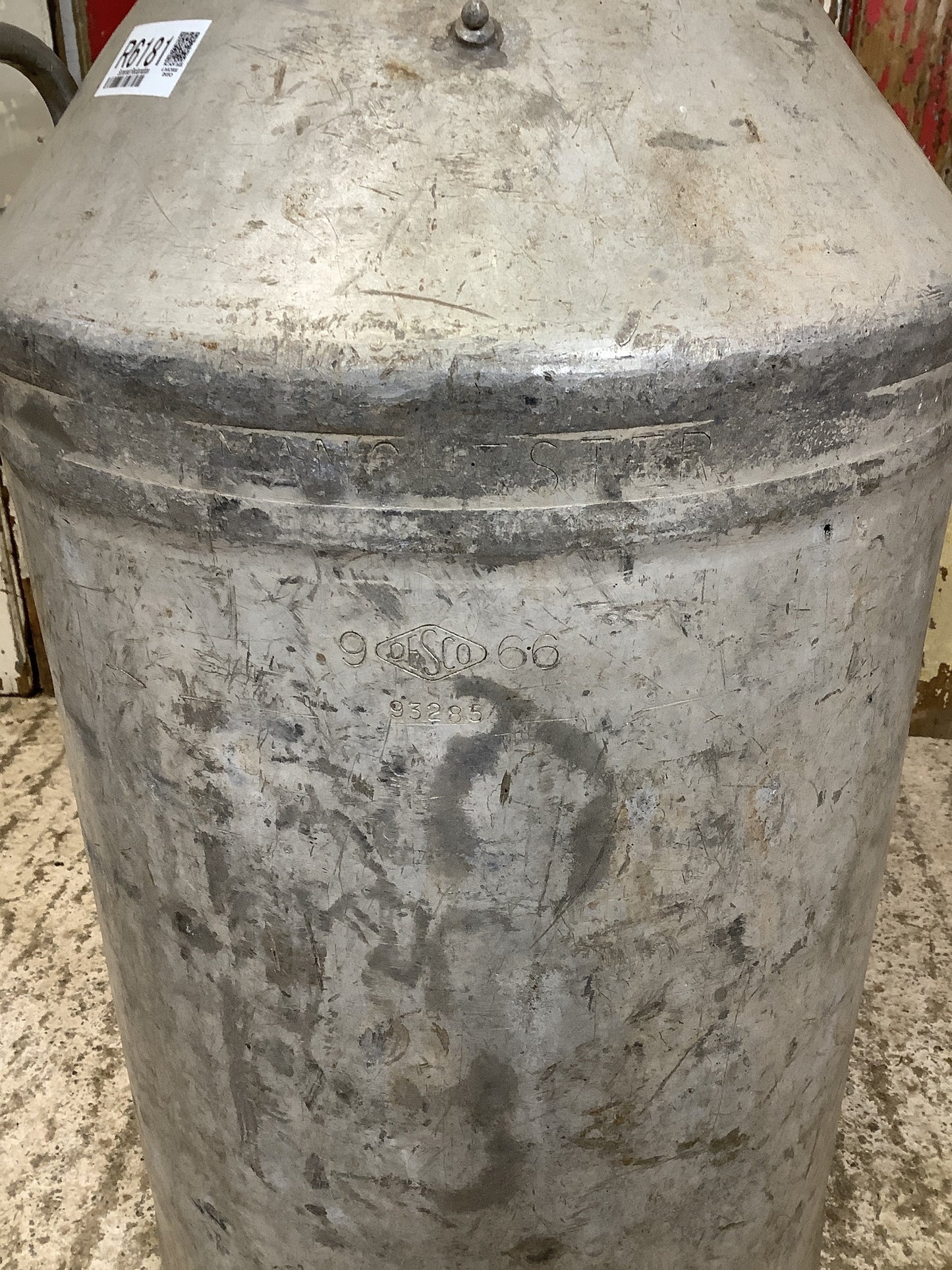 Manchester 10 Gallon 1960s Tarnished Aluminium Milk Churn Metal