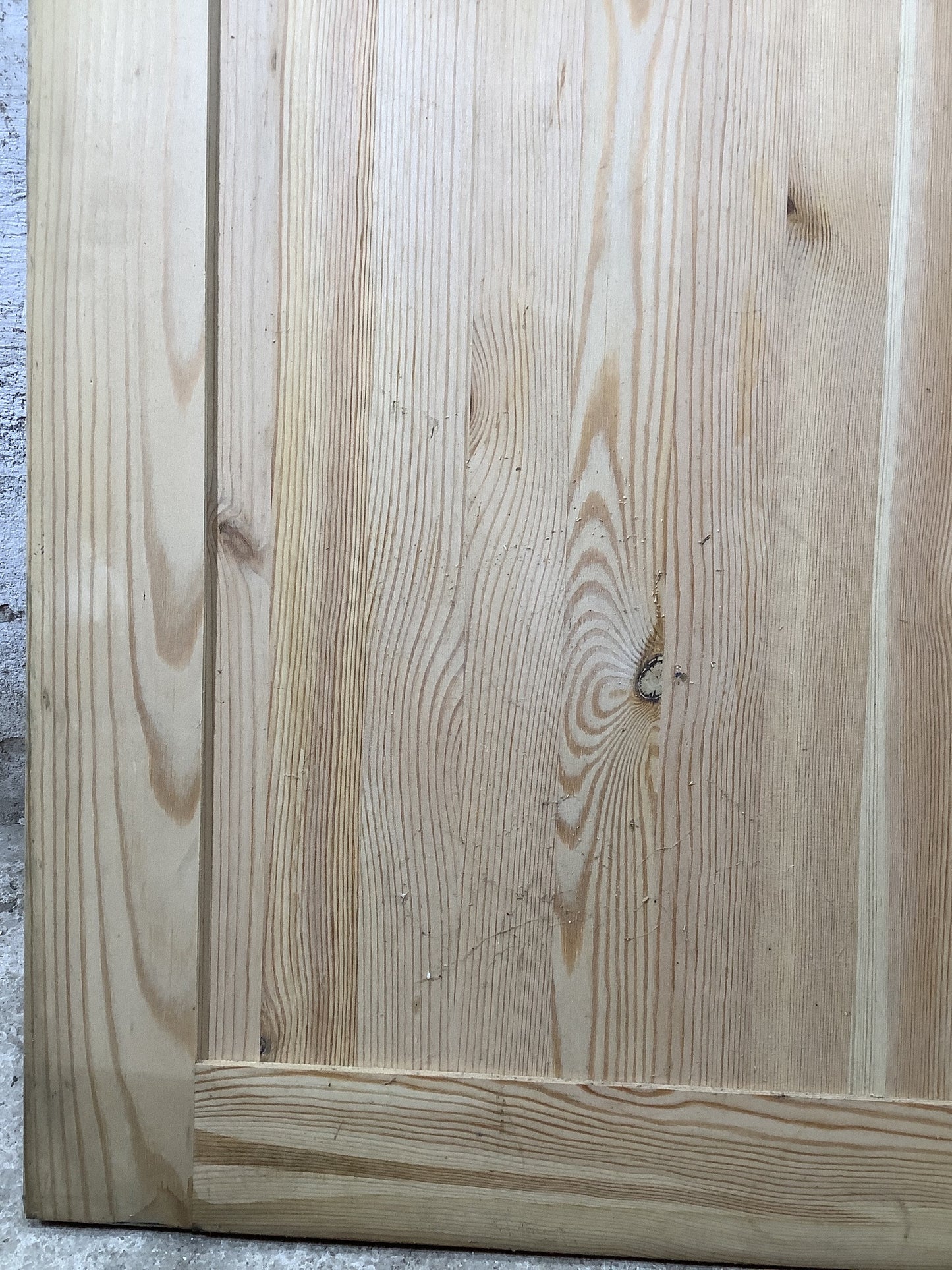 11th Picture showing knotty pine