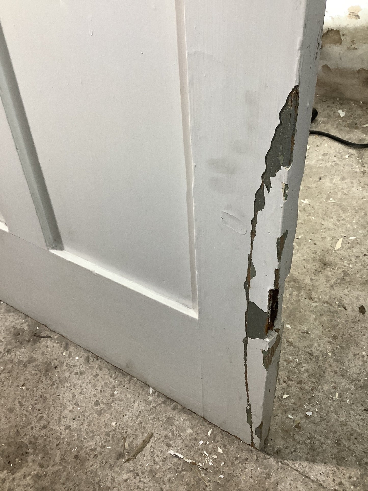 4th Picture showing some timber split that can be glued back