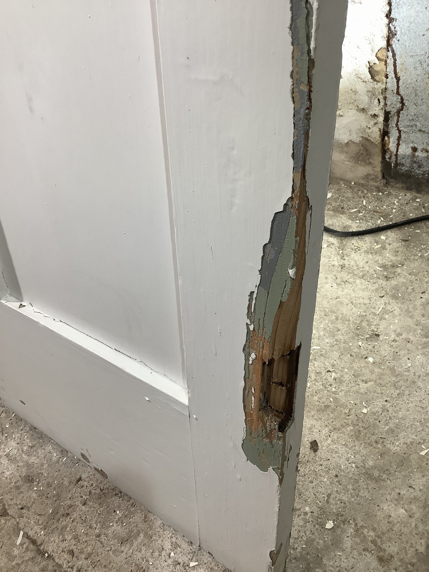 4th Picture showing damage to the hinge area and would need filling