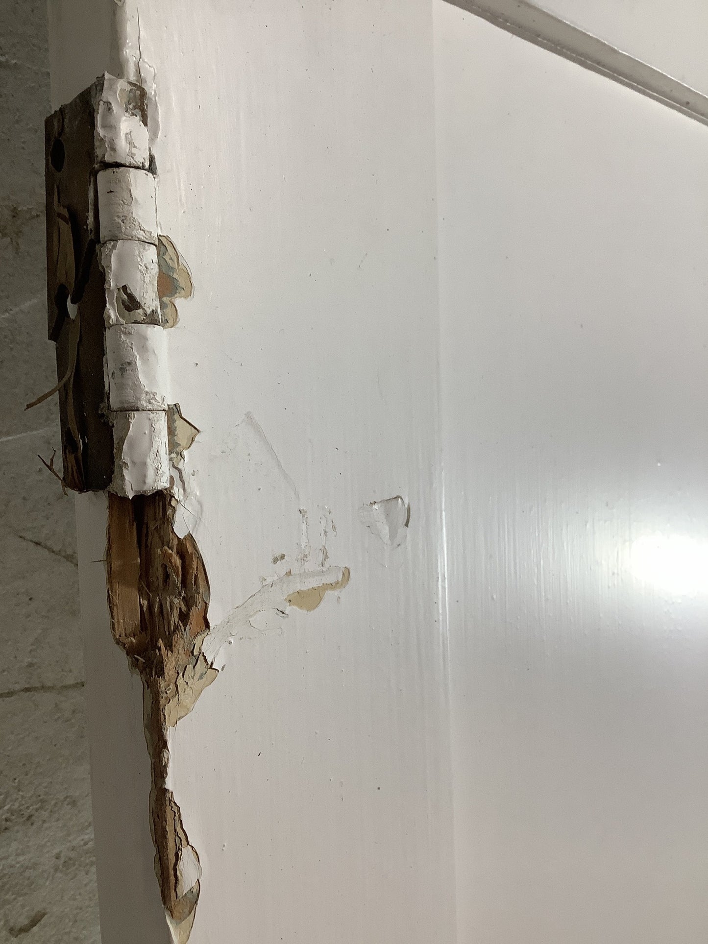 5th picture showing dent in the upright