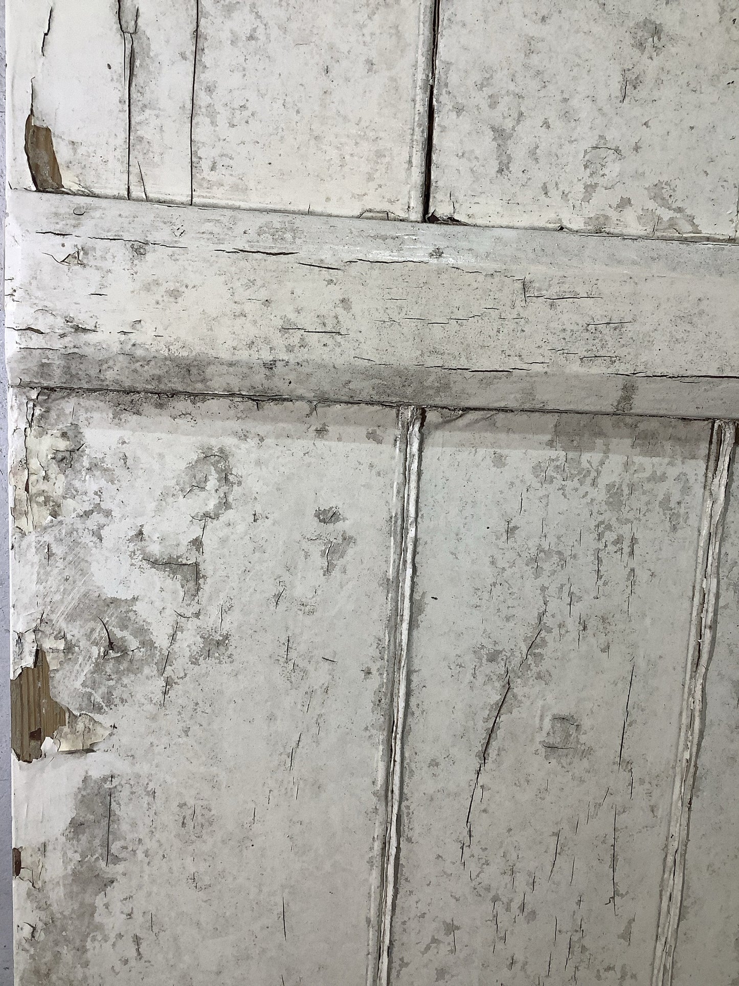 12th Picture showing flaking paint