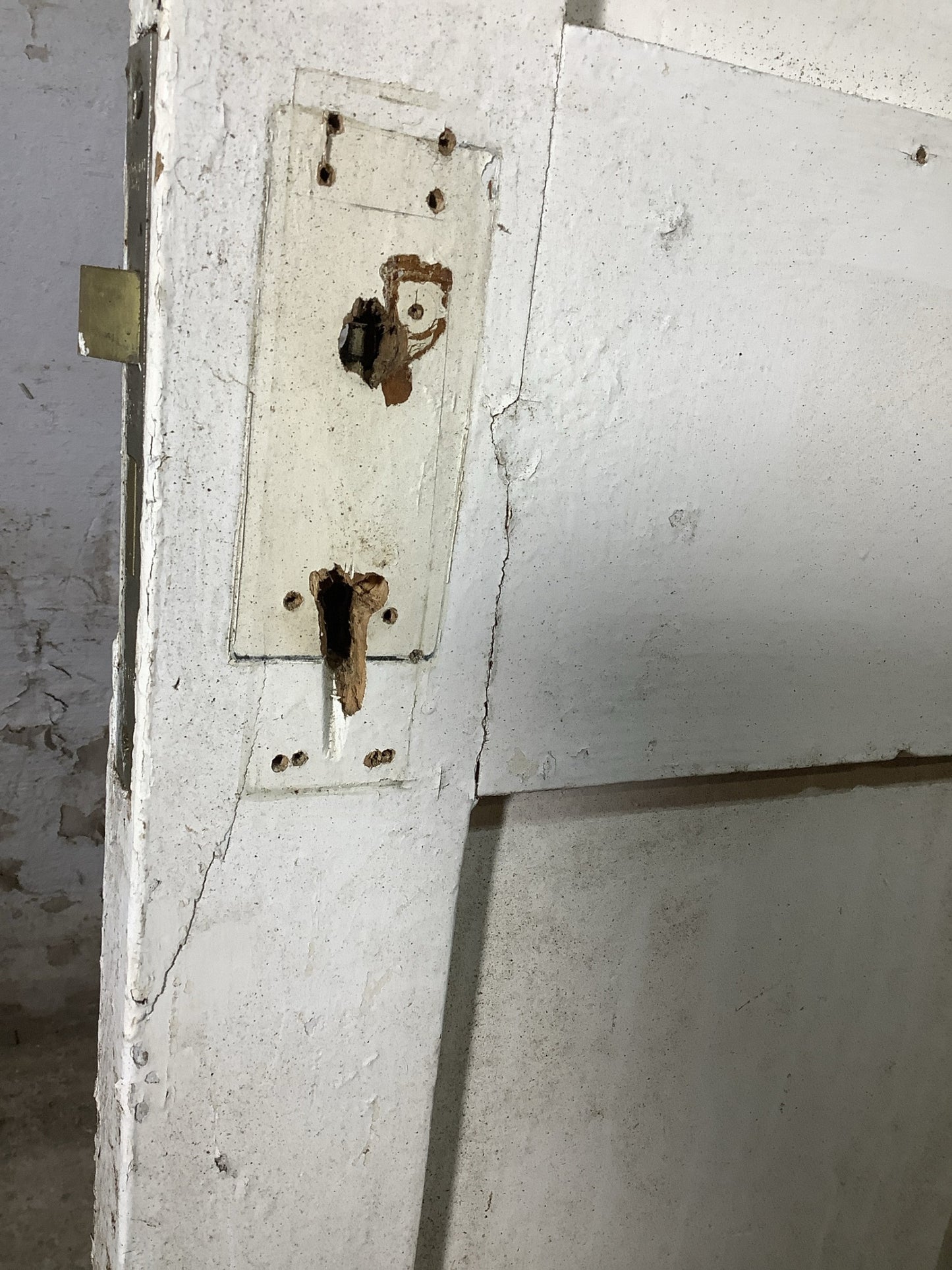 12th Picture showing split by the lock