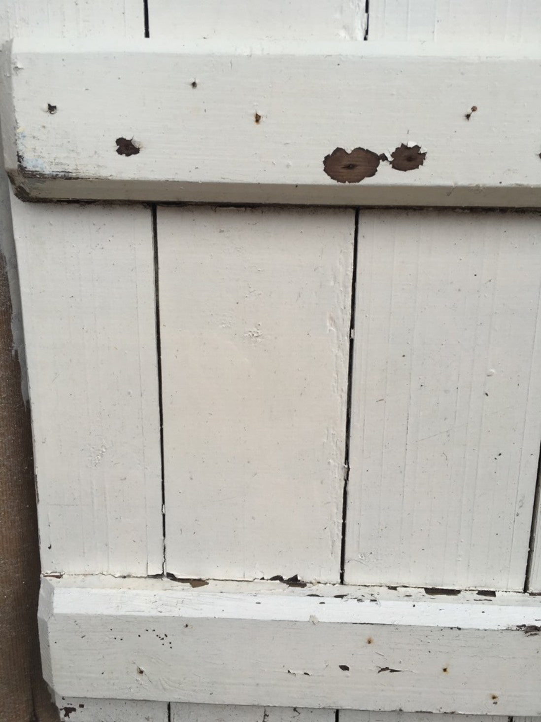 18 7/8”x39” Reclaimed Old Painted Pine 5 Plank & Ledge Narrow Internal Door