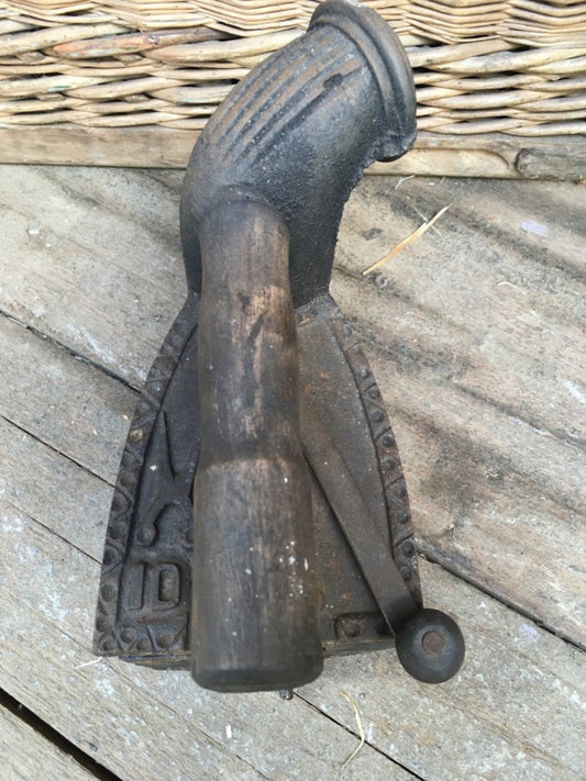 Interesting Old Cast Iron Coal Charcoal Flat Clothes Hot Iron 7” Long