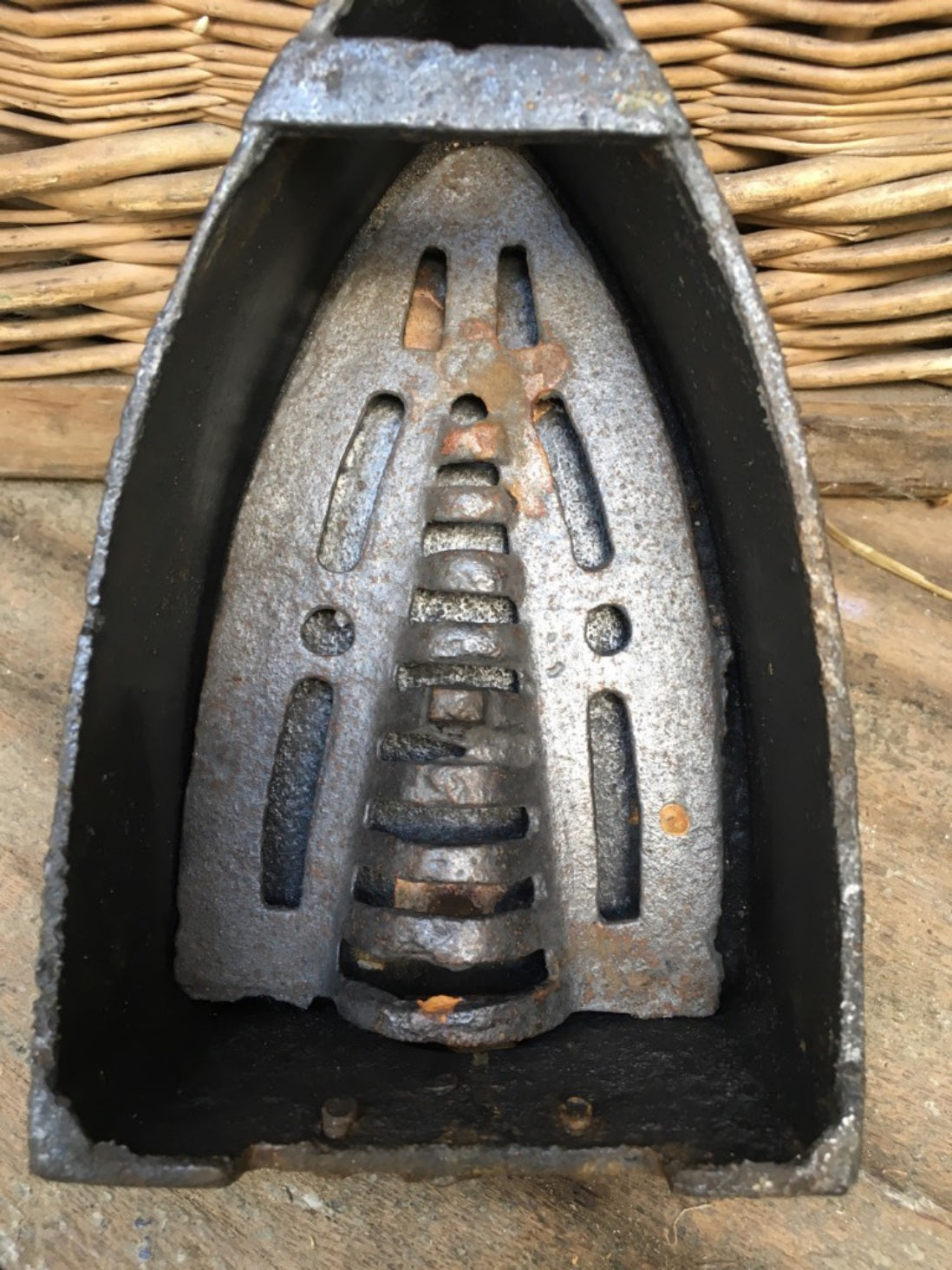 Interesting Old Cast Iron Coal Charcoal Flat Clothes Hot Iron 7” Long