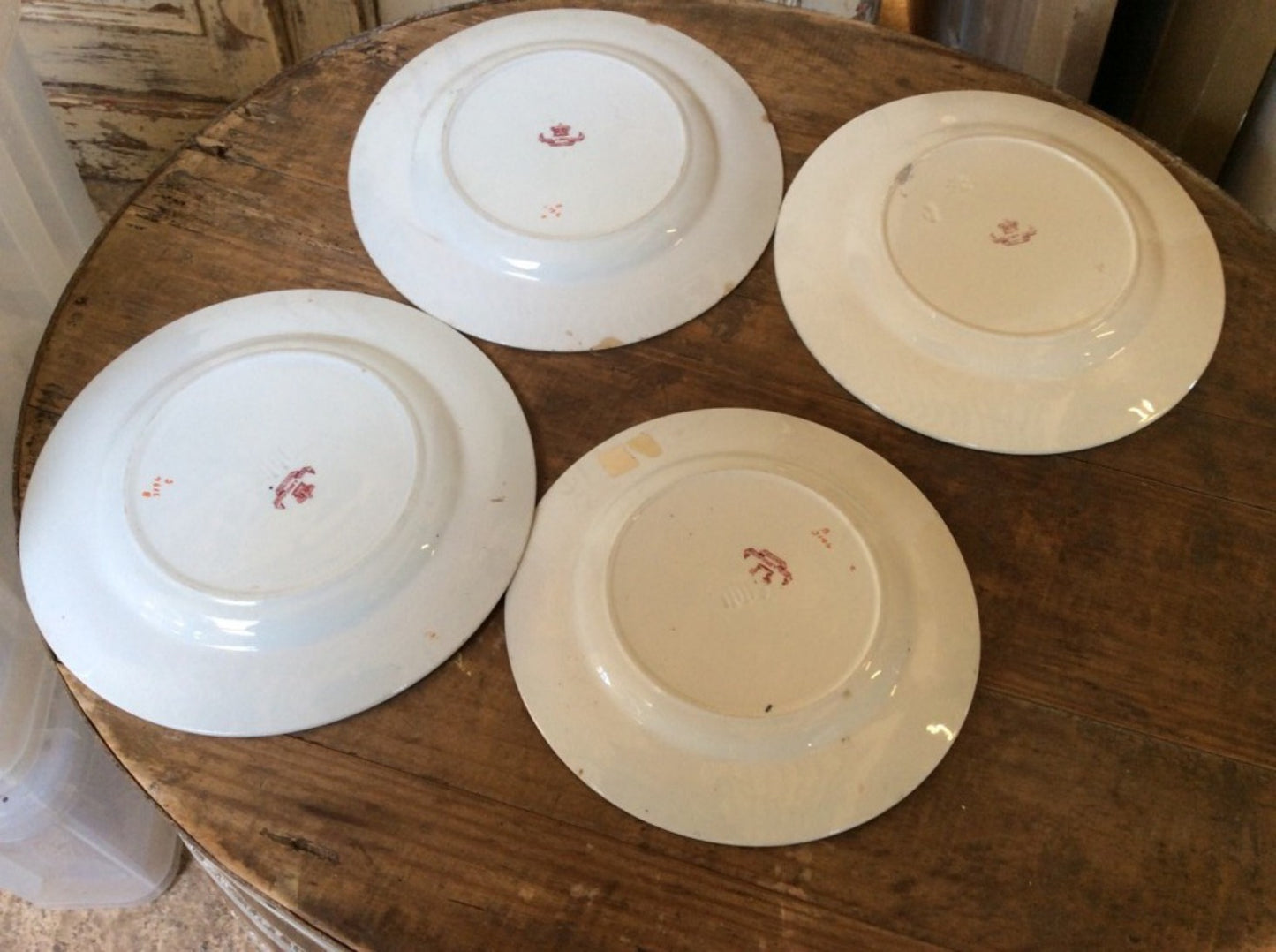 Four Interesting Ironstone China Plates Matching Pattern 23.6cm & 26cm Diameter