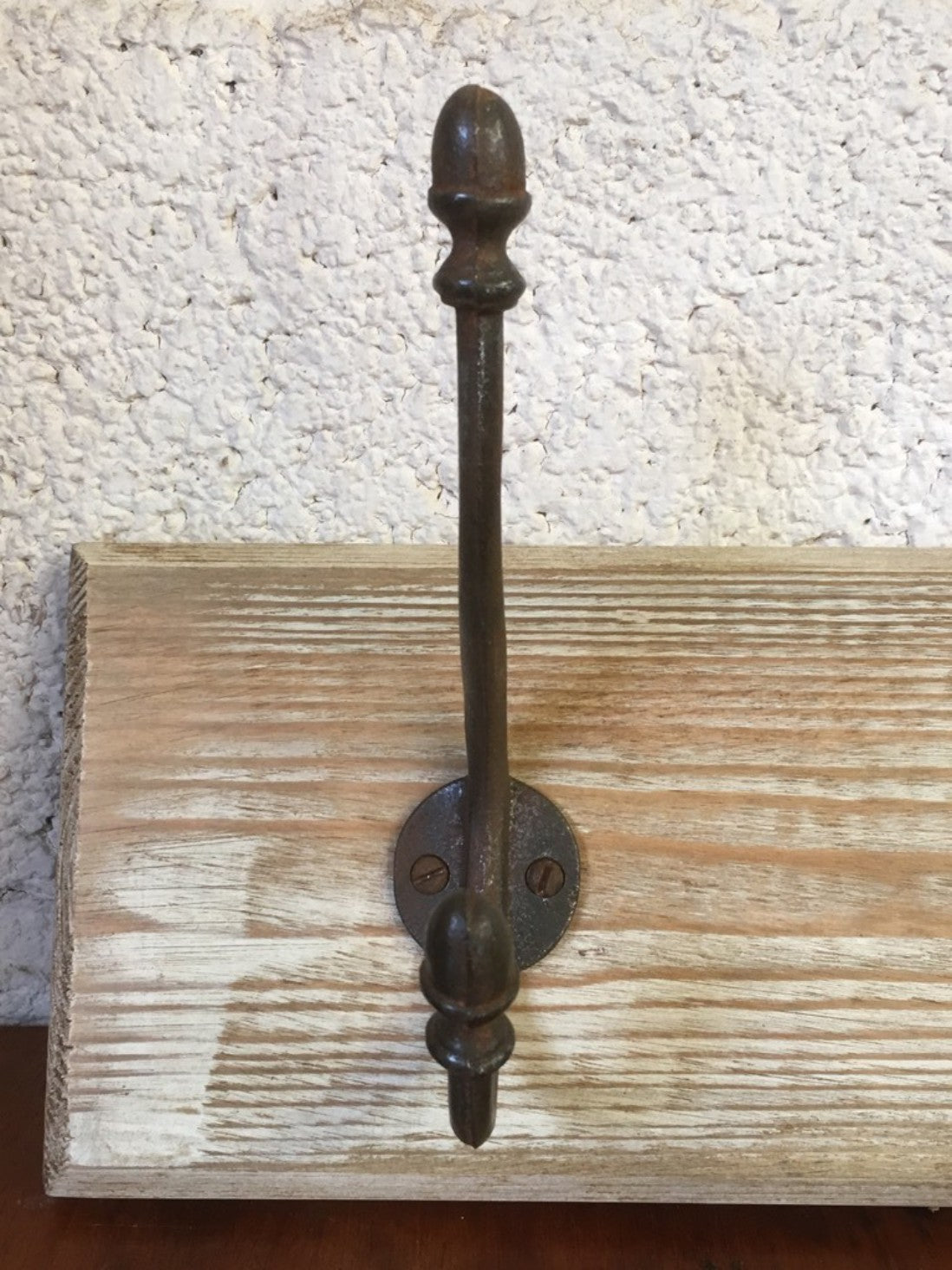 23 7/8” X 5 5/8” Lovely Old Reclaimed Pine Rack Of 3 Cast Iron Single Coat Hooks
