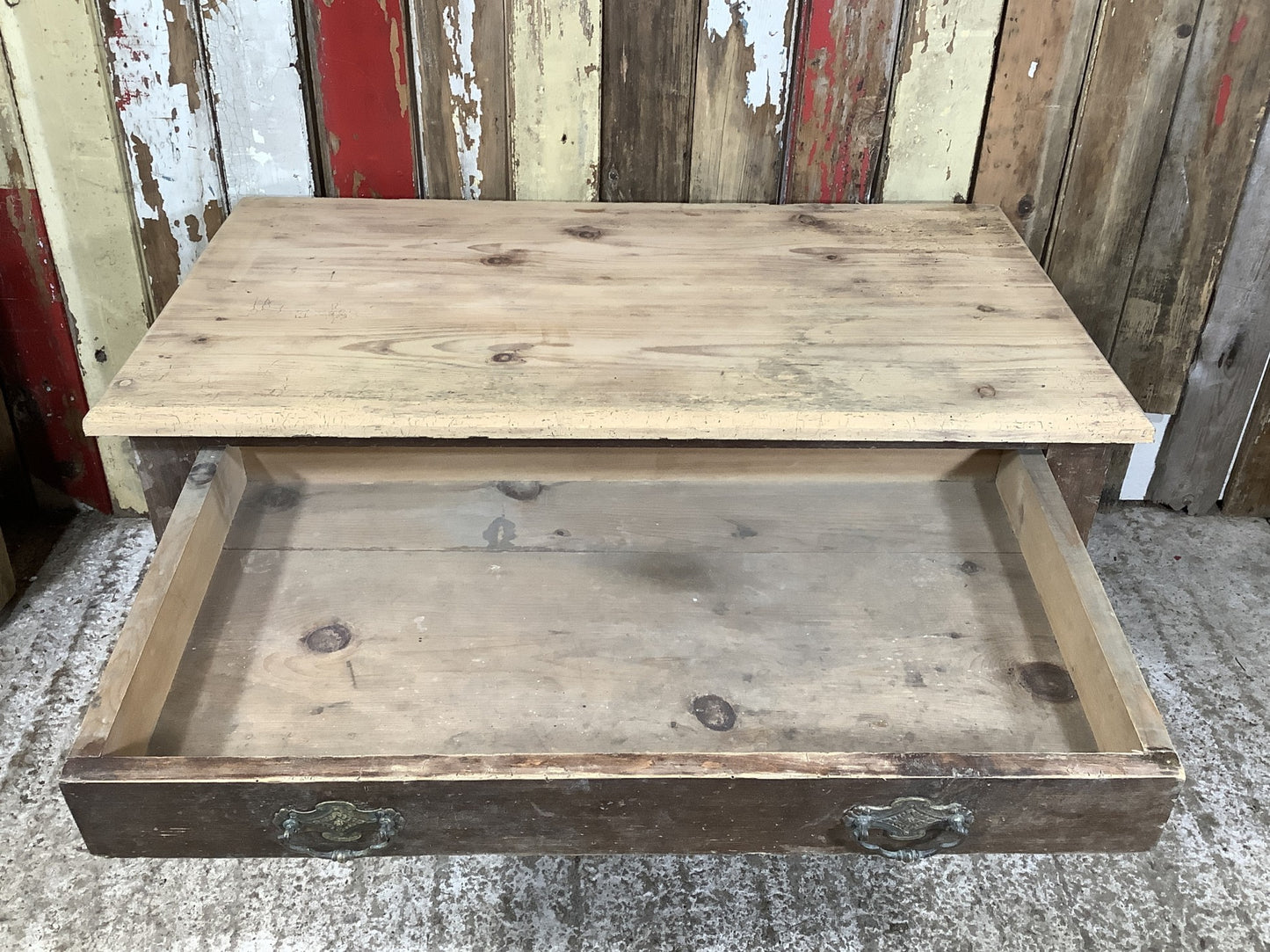 Small 3ft Reclaimed Rustic Pine Coffee Table With Dark Turned Legs and Drawer
