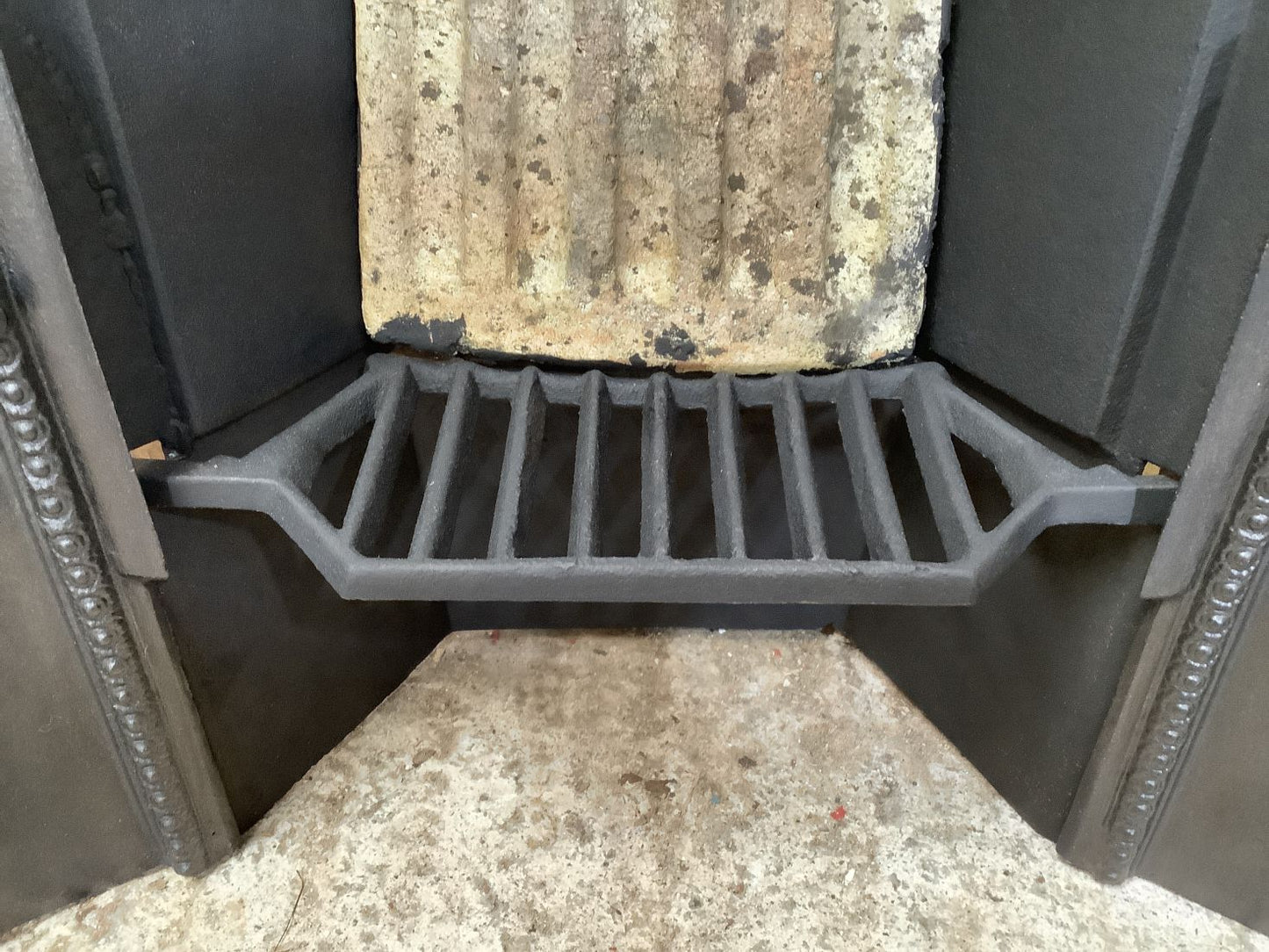 Victorian Cast Iron Black Bedroom Horse Shoe Fireplace Insert 2'11"Hx1'11"W