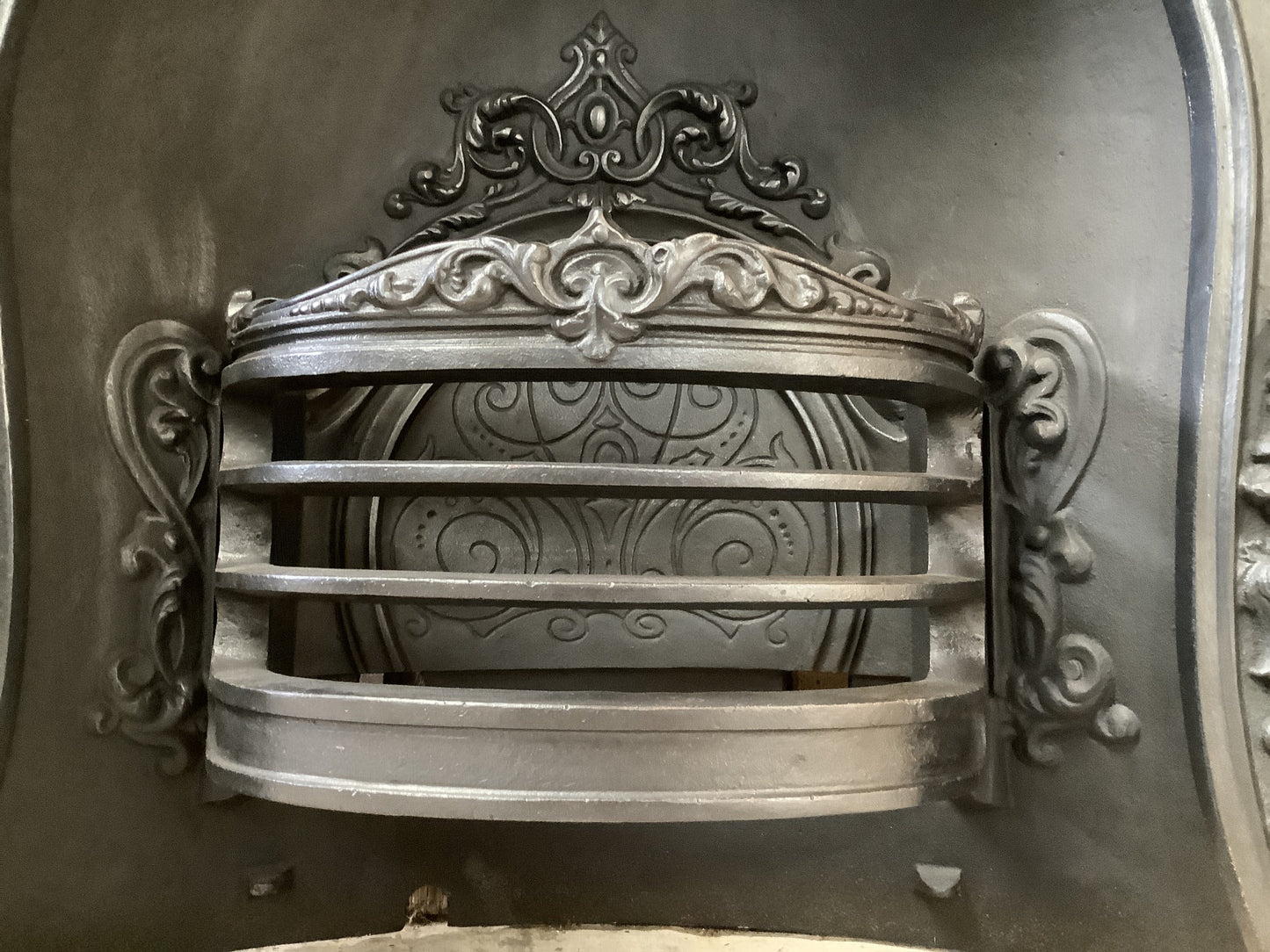 Old Polished Cast Iron Horseshoe Living room Fireplace 3'1"Hx3'1"W