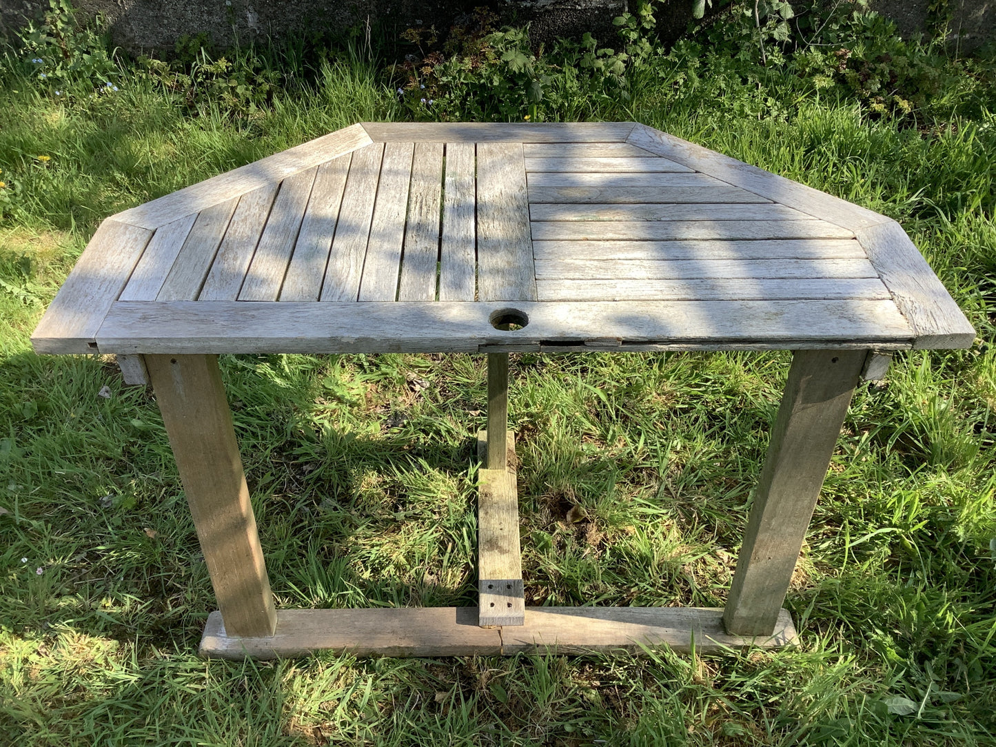 1/2 Old Teak Garden 3 Legged Corner Table Rustic 3'11"L x2'1"W