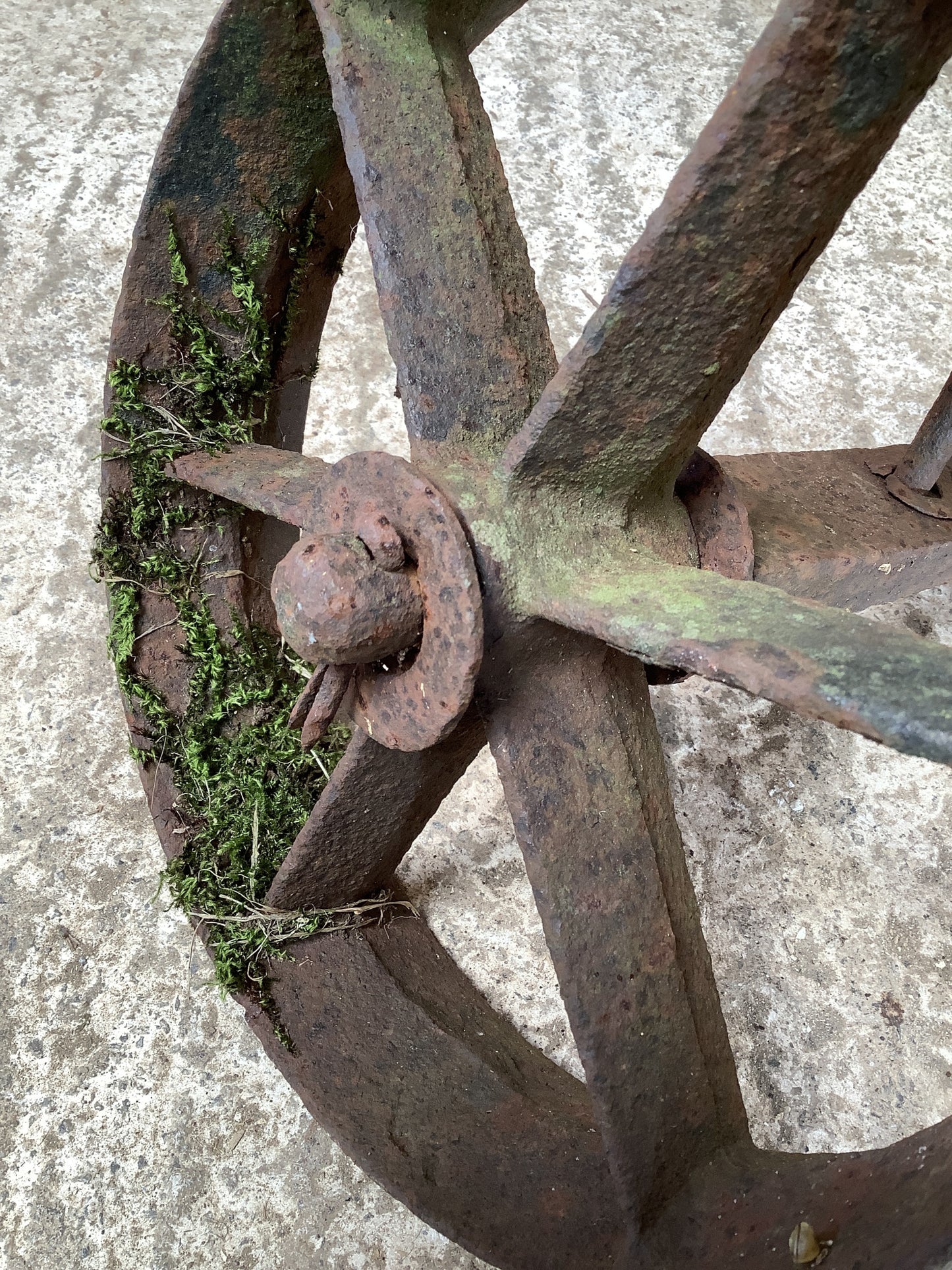 Old Cast Iron Metal 6 Spoke Machine Trolly Wheel