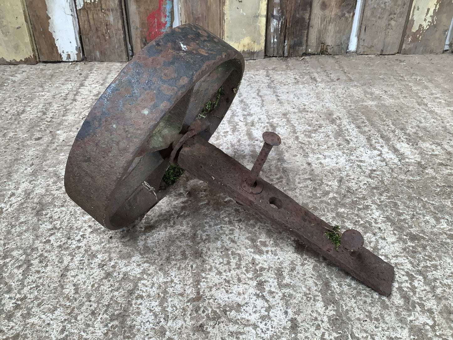 Old Cast Iron Metal 6 Spoke Machine Trolly Wheel