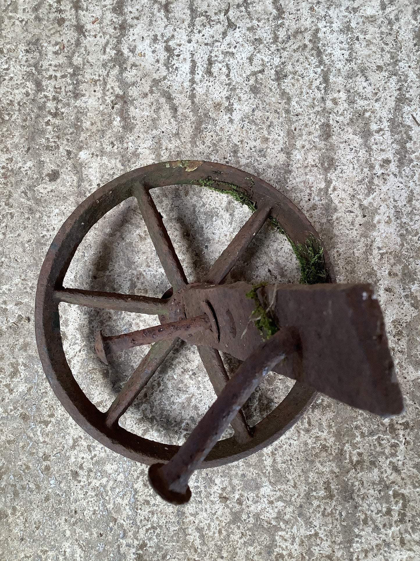 Old Cast Iron Metal 6 Spoke Machine Trolly Wheel