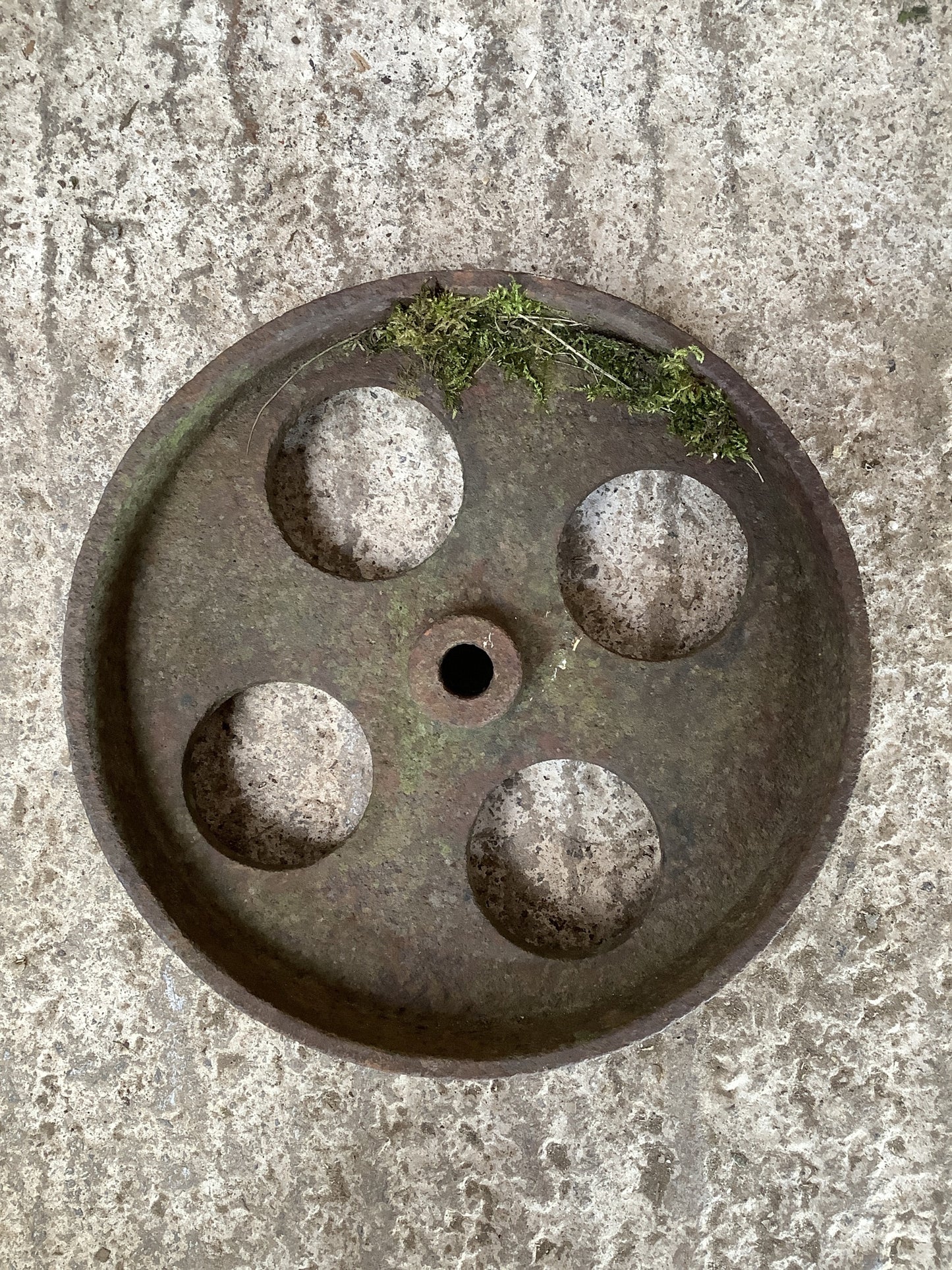 Old Cast Iron Metal 4 Hole Hen House Trolly Wheel
