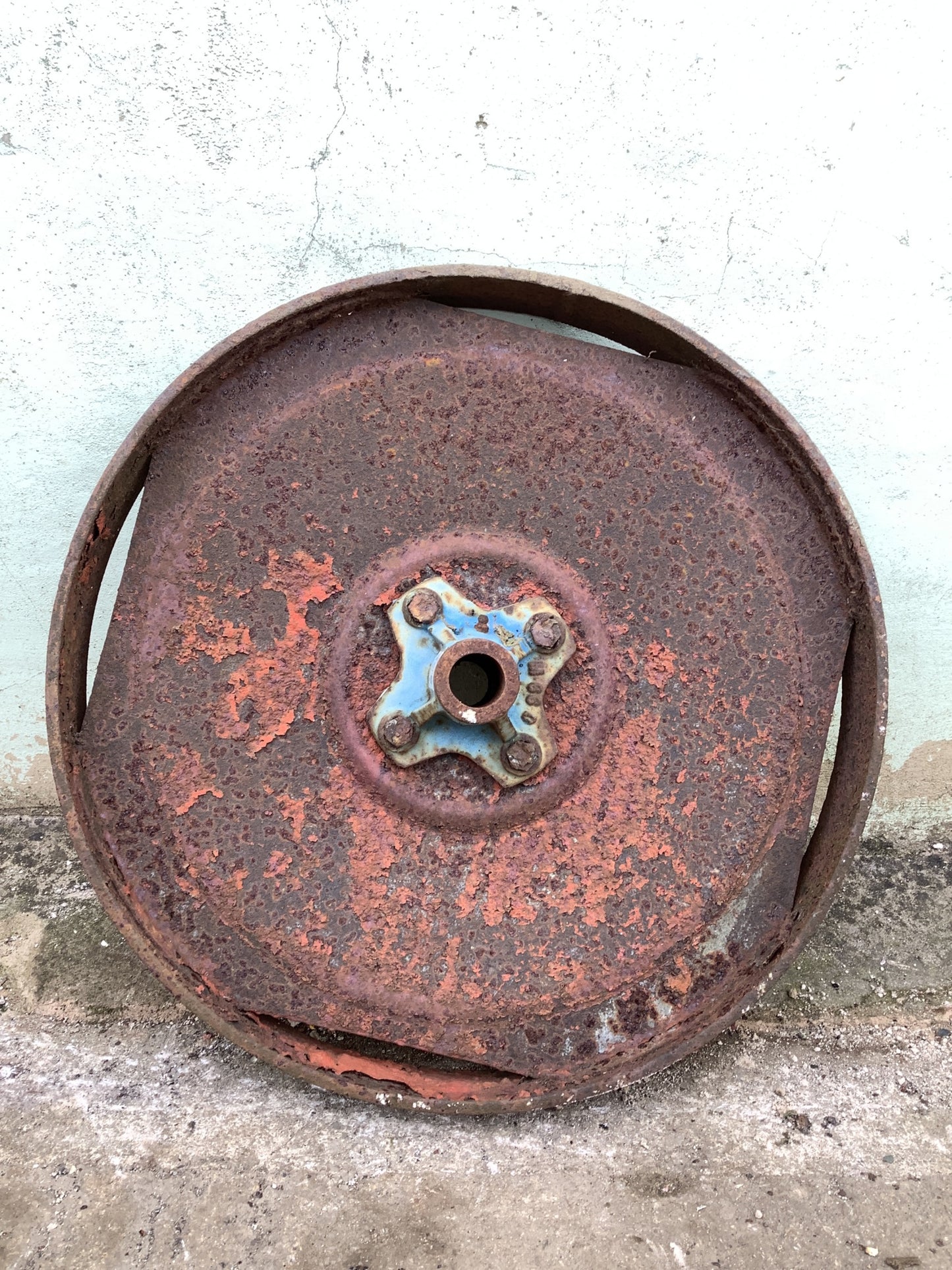 Old Reclaimed Rusty Metal Disc Machine Trolly Marker Wheel 1'7"H 0'2"x W