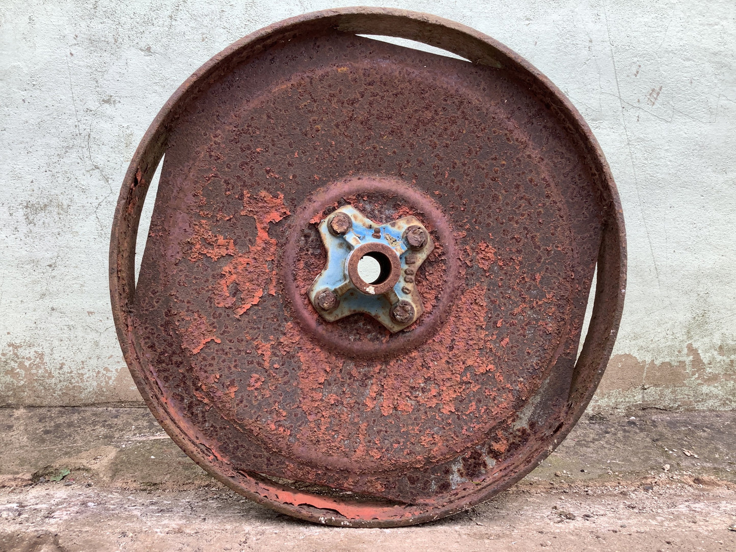 Old Reclaimed Rusty Metal Disc Machine Trolly Marker Wheel 1'7"H 0'2"x W