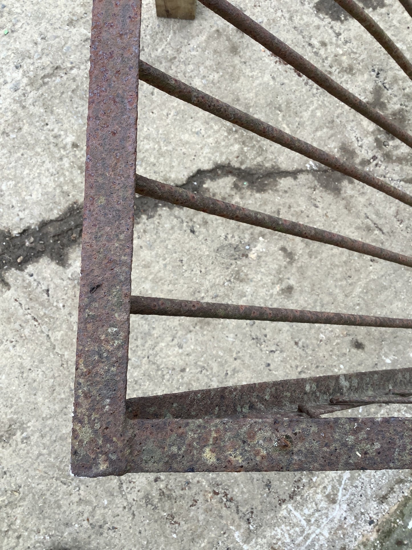 2'0"H 4'0"x W Reclaimed Old Metal Steel Wall Hay Feeder Rack Flower Planter!