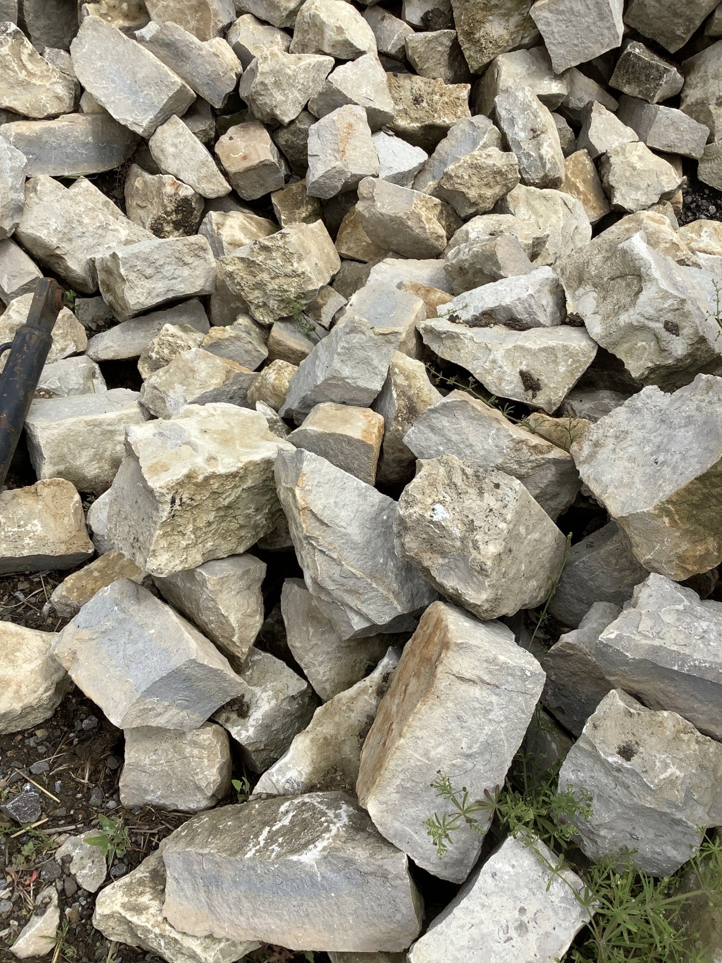 High Quality White & Light Grey Lias Limestone Mendip Building Stone