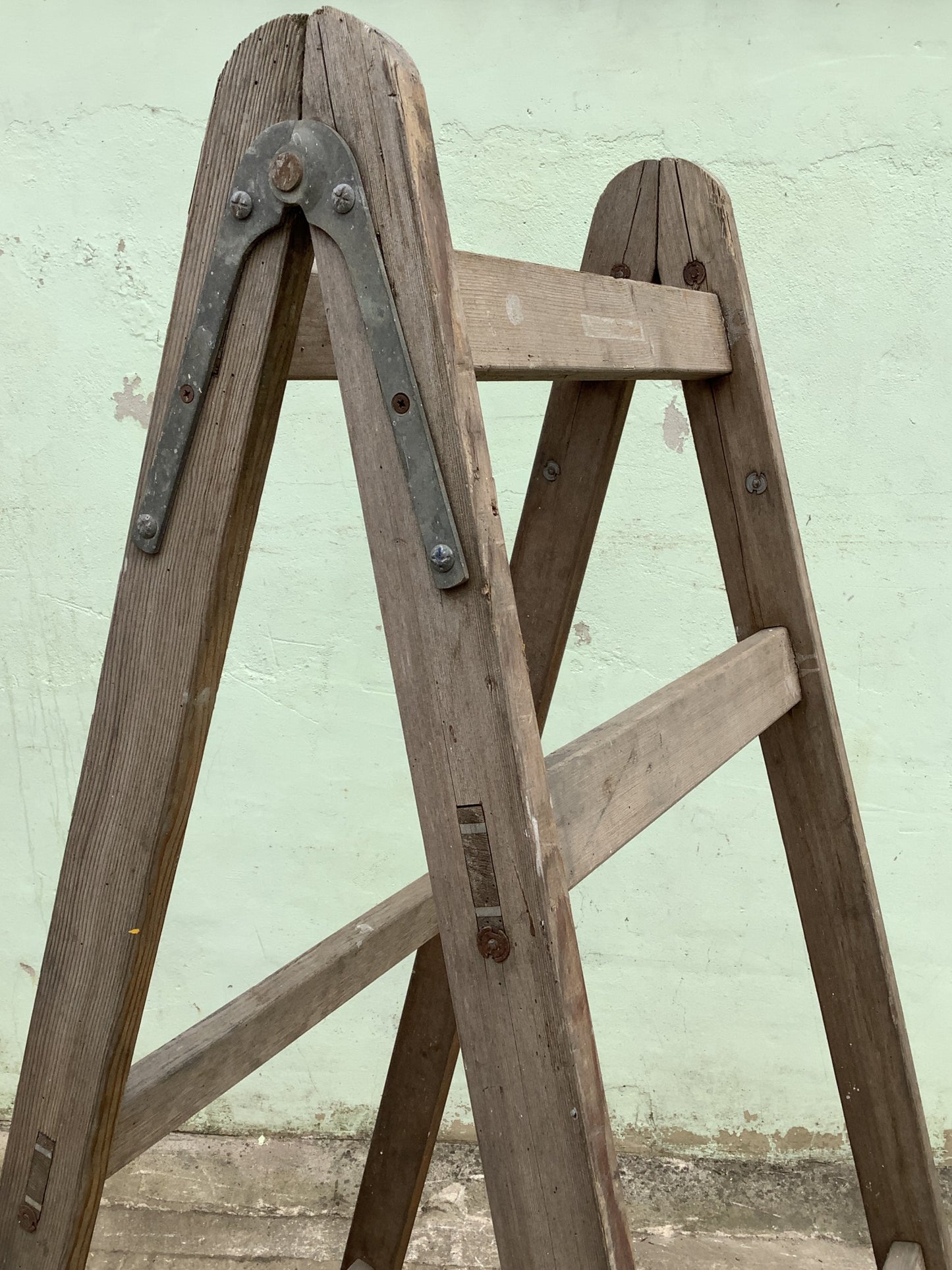 Single Old Reclaimed Vintage Pine Tall Decorators Trestles Frame Easel