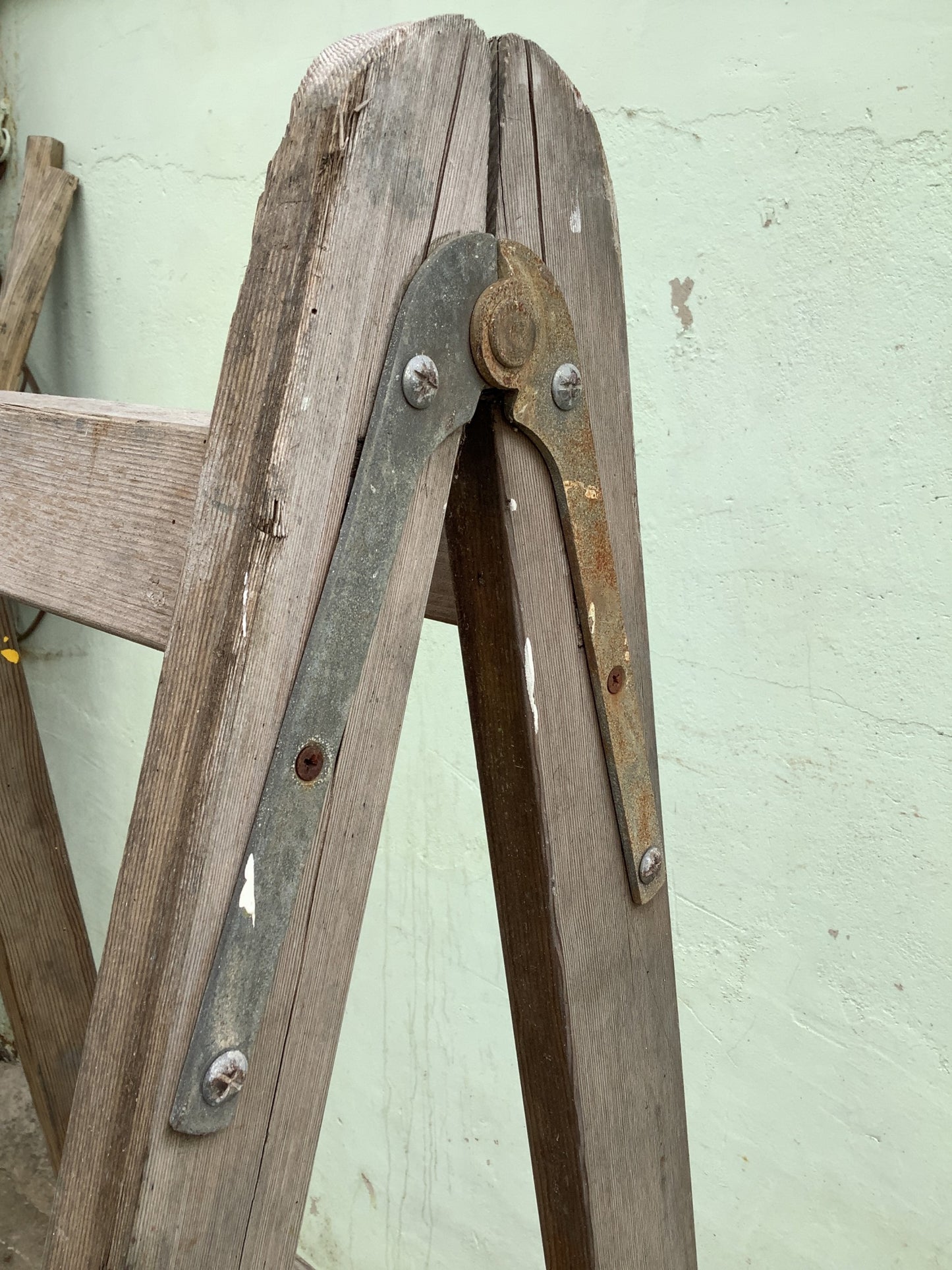 Single Old Reclaimed Vintage Pine Tall Decorators Trestles Frame Easel