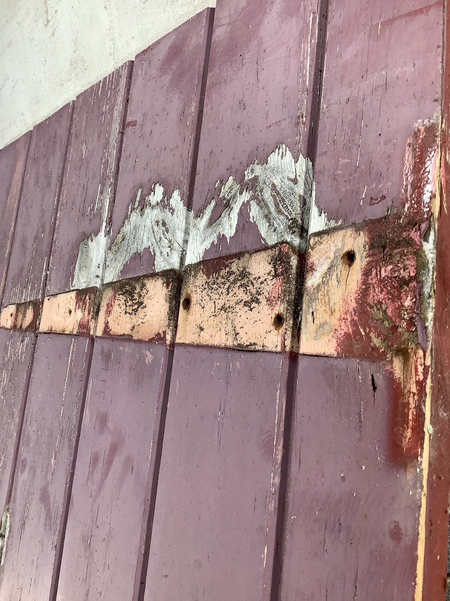 5th picture showing hinge marks