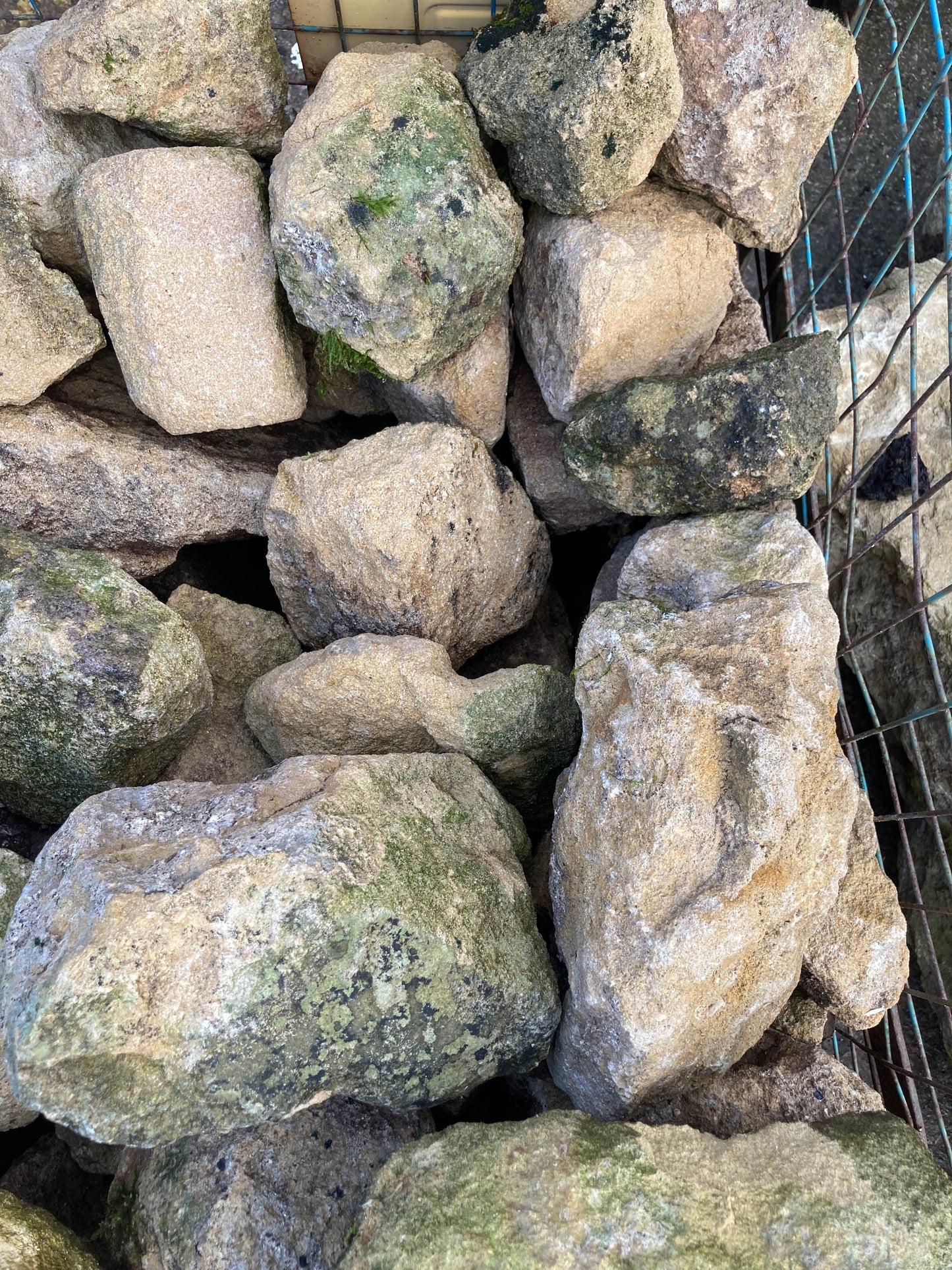 Reclaimed Bath Stone Rubble Blocks