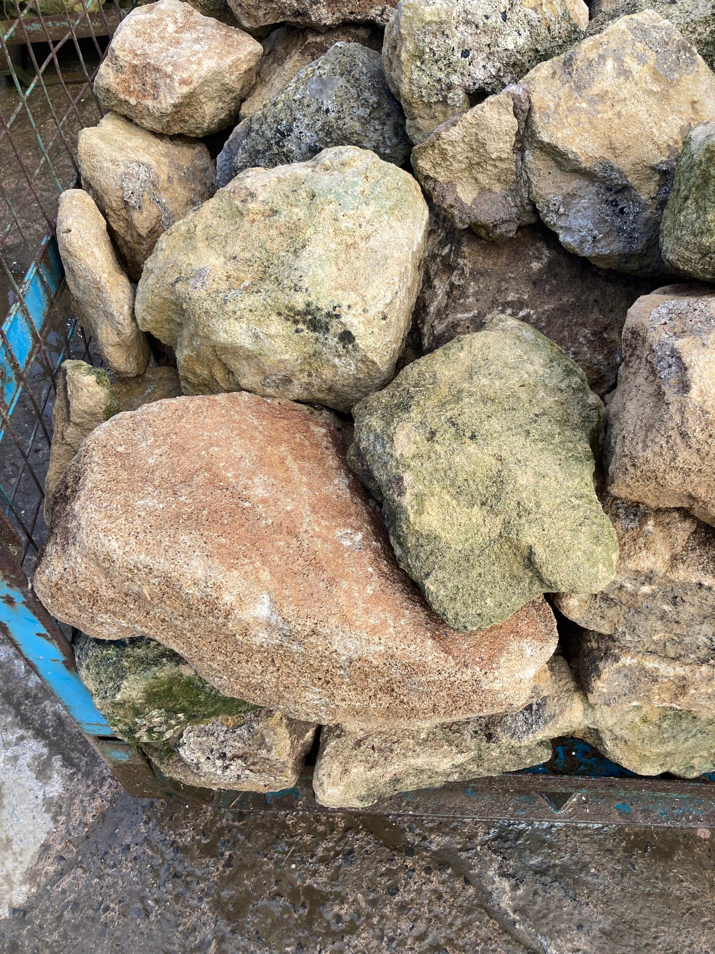 Reclaimed Bath Stone Rubble Blocks