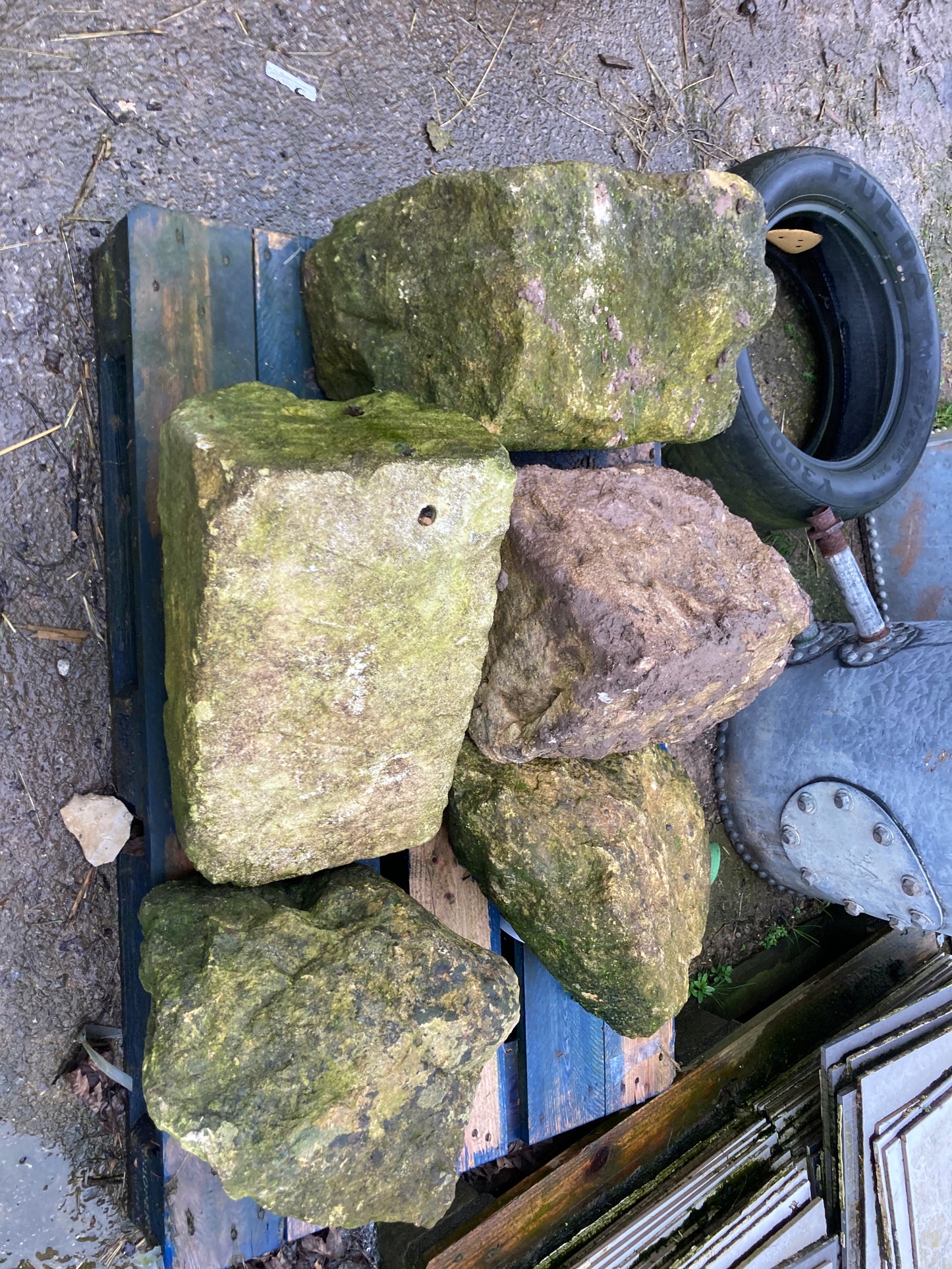 Reclaimed Bath Stone Rubble Blocks