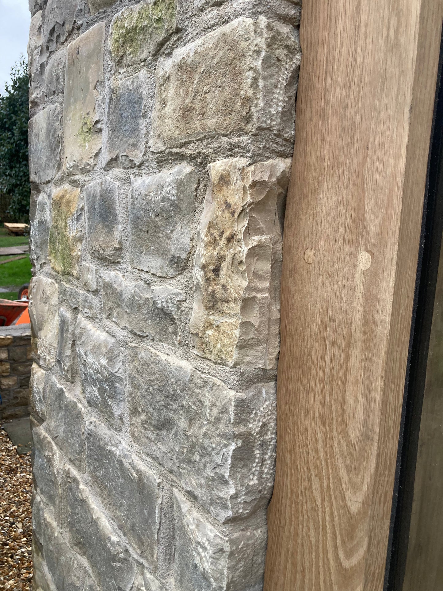 High Quality White & Light Grey Lias Limestone Mendip Building Stone