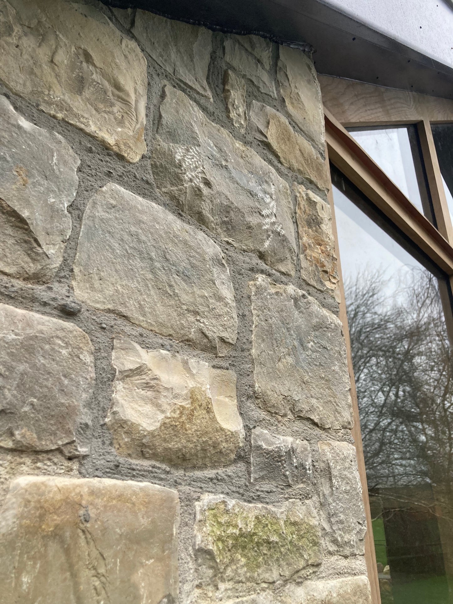 High Quality White & Light Grey Lias Limestone Mendip Building Stone