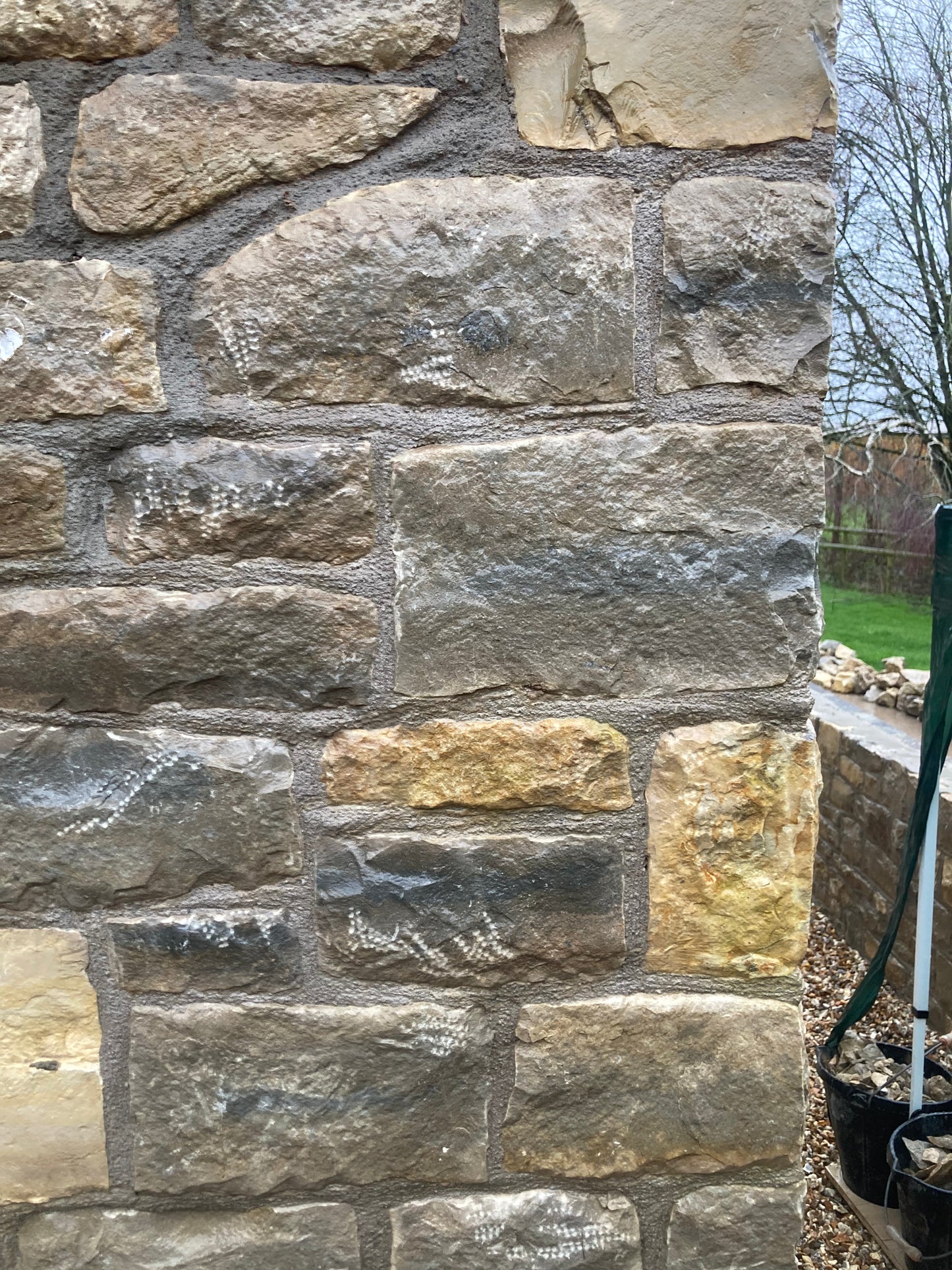 High Quality White & Light Grey Lias Limestone Mendip Building Stone