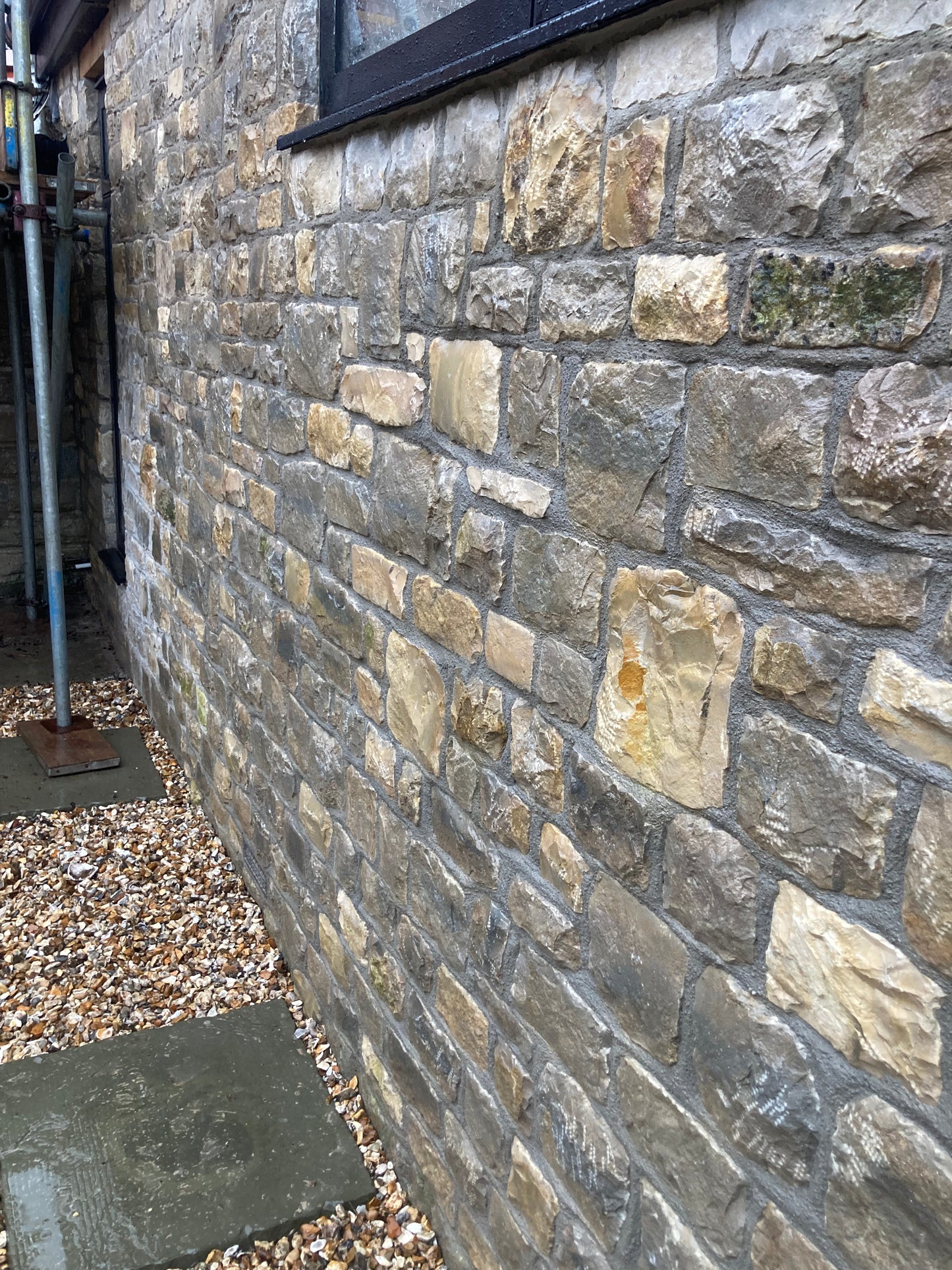 High Quality White & Light Grey Lias Limestone Mendip Building Stone