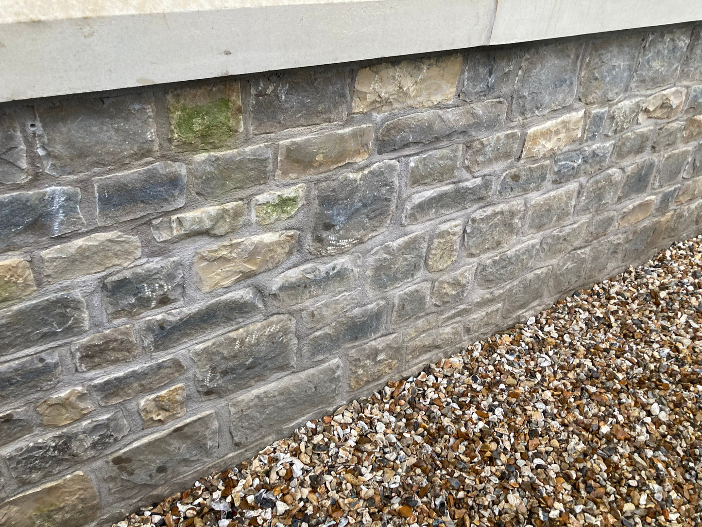 High Quality White & Light Grey Lias Limestone Mendip Building Stone
