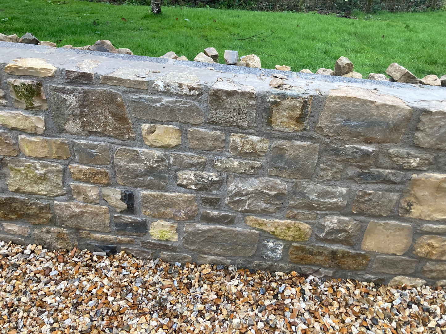 High Quality White & Light Grey Lias Limestone Mendip Building Stone