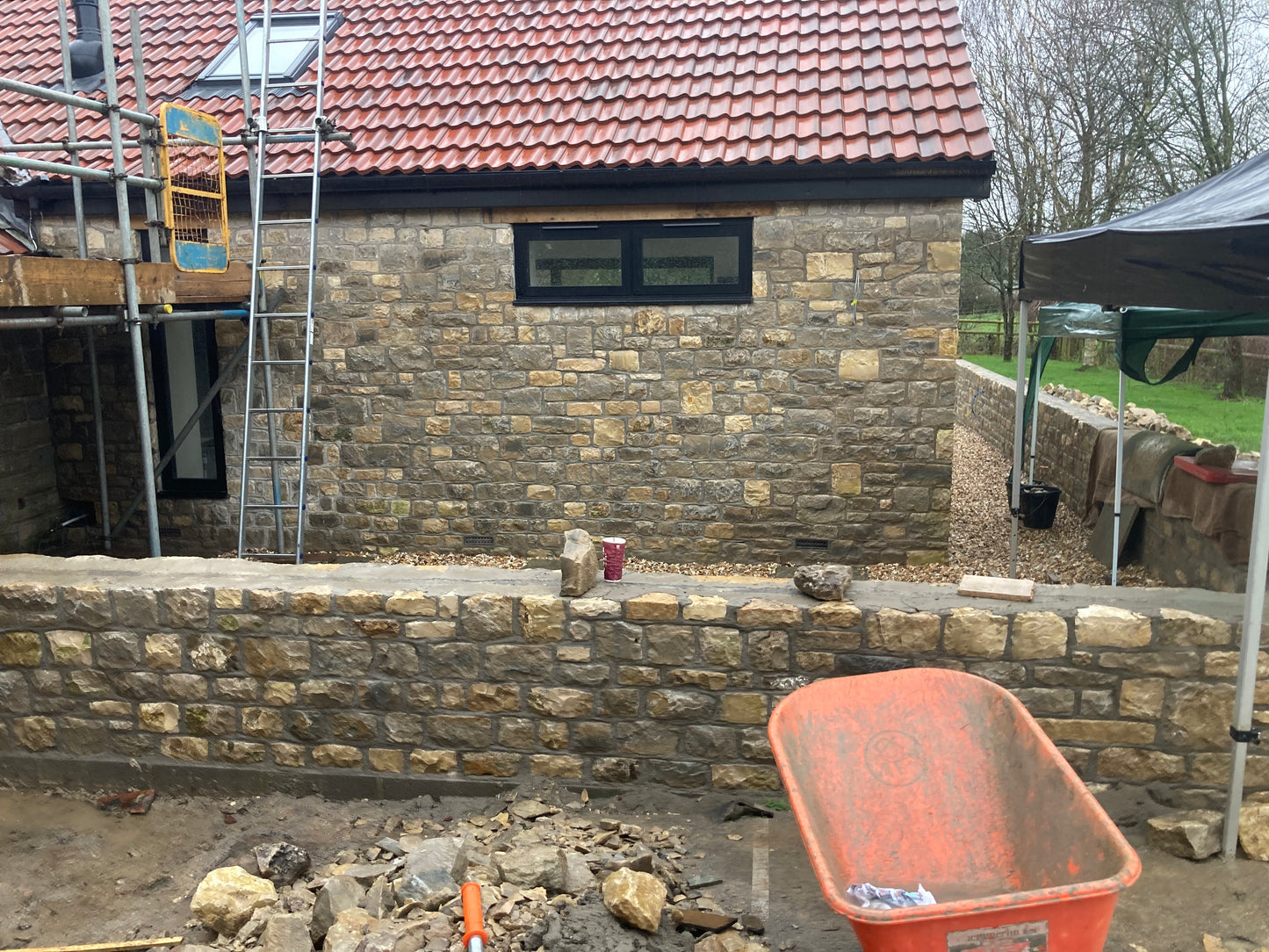 High Quality White & Light Grey Lias Limestone Mendip Building Stone