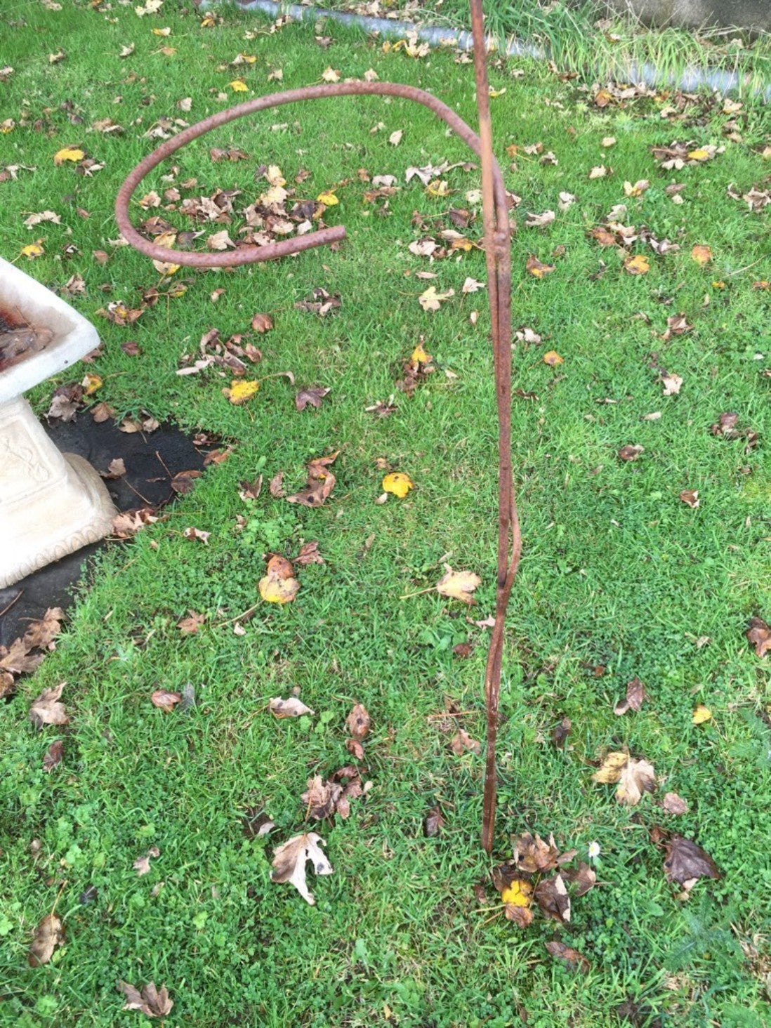Interesting 5' Tall Rusty Steel Garden Art Spring Sunflower Flower Plant Support