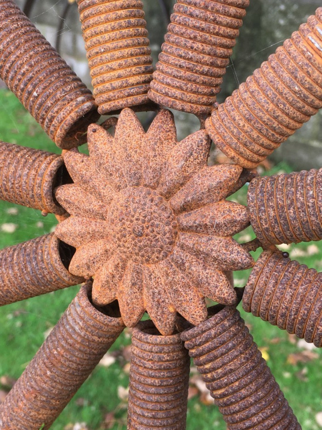 Interesting 5' Tall Rusty Steel Garden Art Spring Sunflower Flower Plant Support