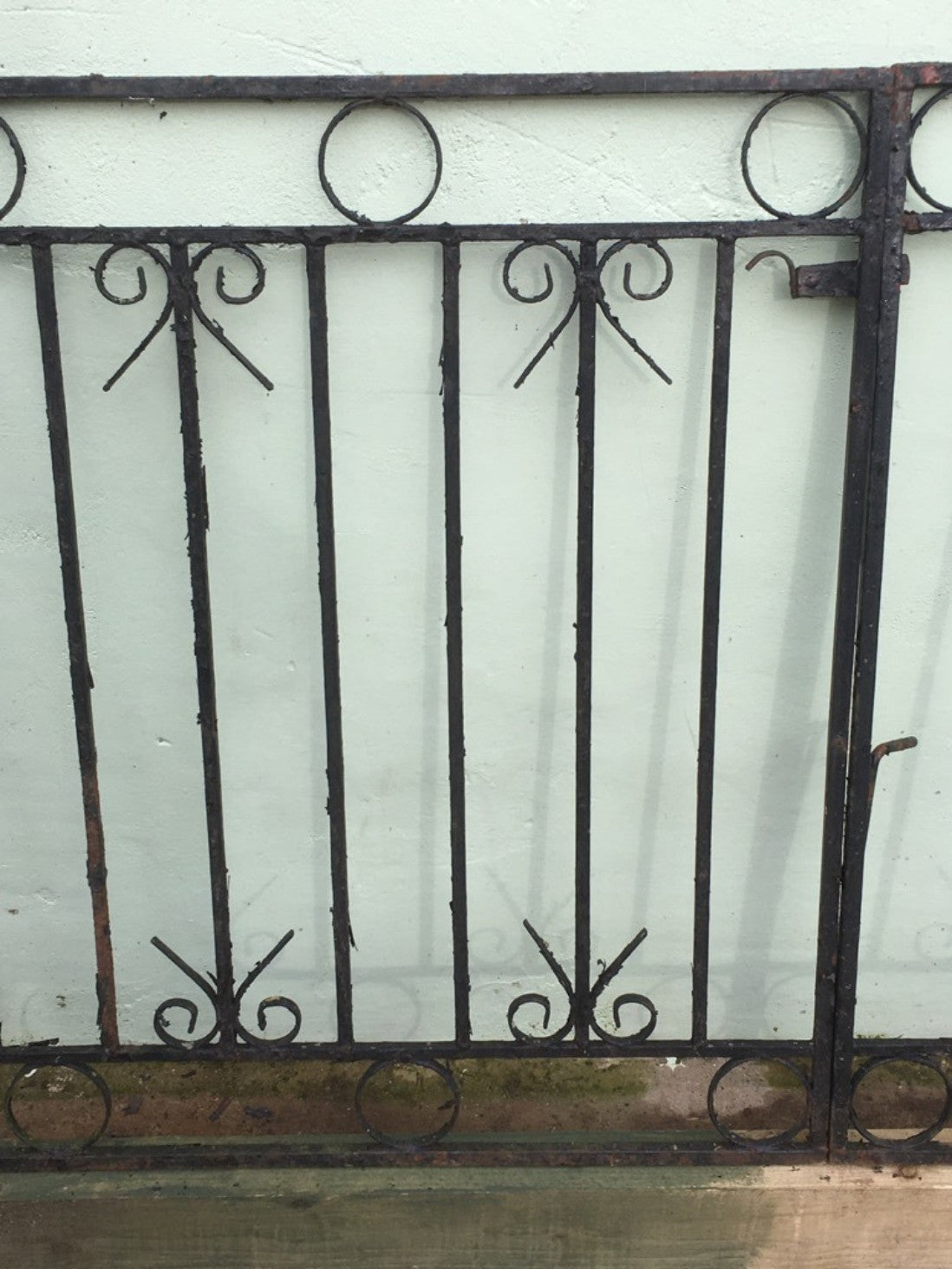 234cm Wide Pair Of Reclaimed Rusty Old Black Steel Driveway Gates Restoration