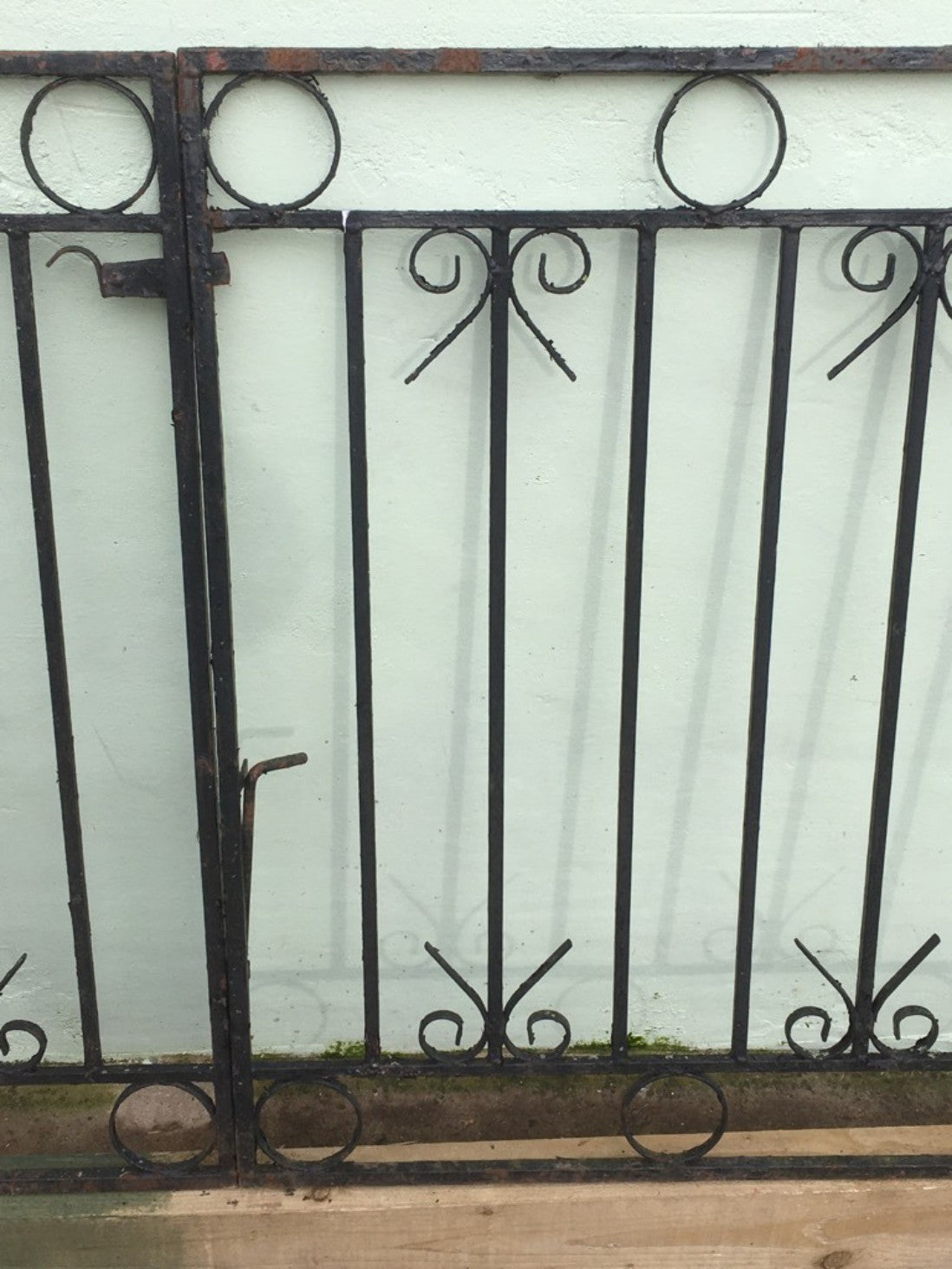 234cm Wide Pair Of Reclaimed Rusty Old Black Steel Driveway Gates Restoration