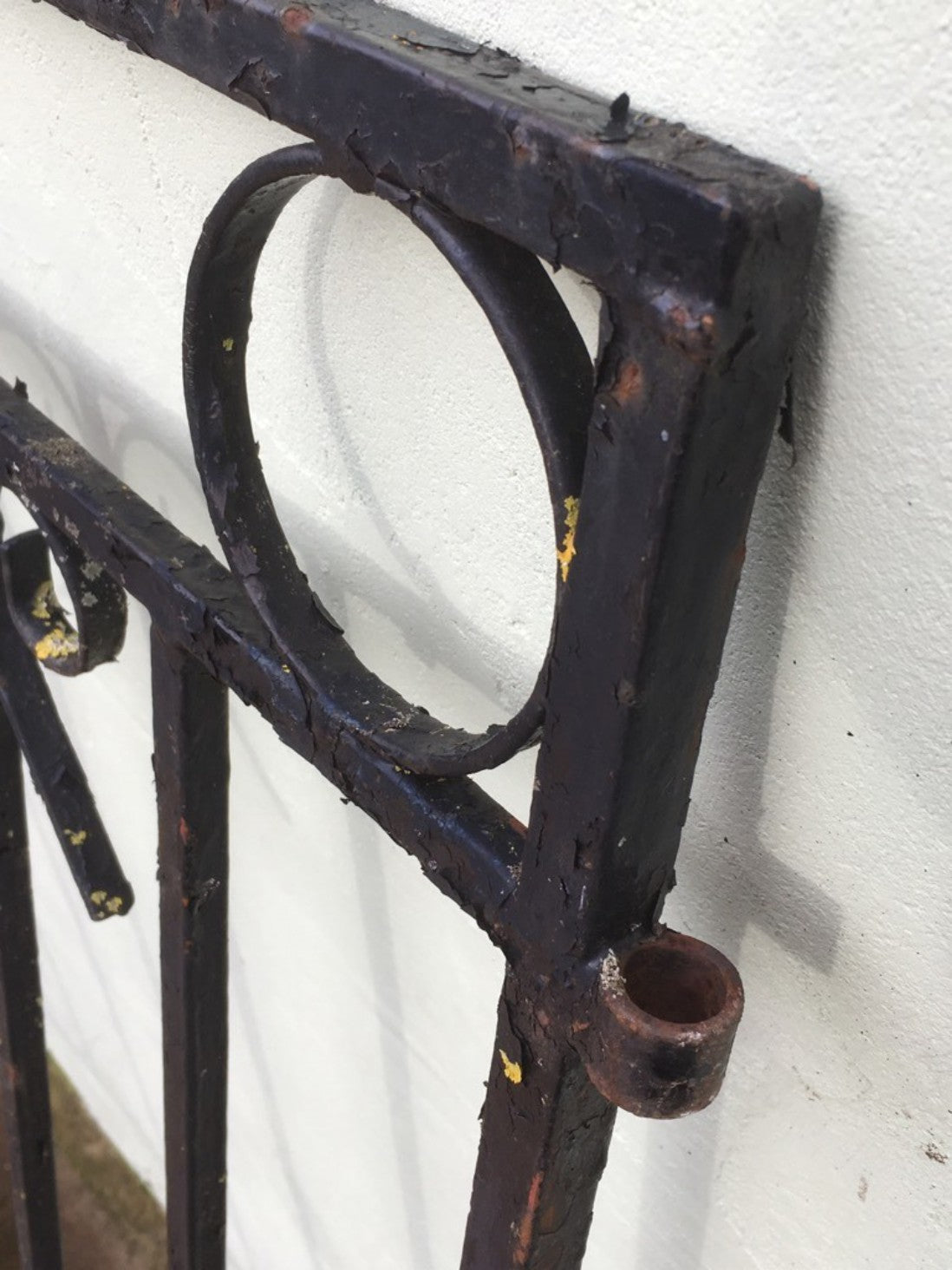 234cm Wide Pair Of Reclaimed Rusty Old Black Steel Driveway Gates Restoration